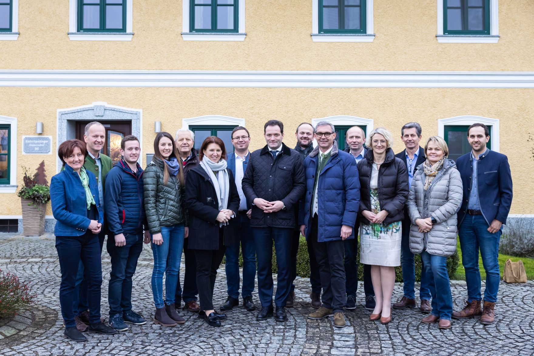 bml-26-11-2022-00774721.jpg Am 25.11.2022 besuchte Bundesminister Norbert Totschnig, im Rahmen der Versorgungssicherheitstour, land- und forstwirtschaftliche Betriebe sowie BranchenvertreterInnen in Oberösterreich.