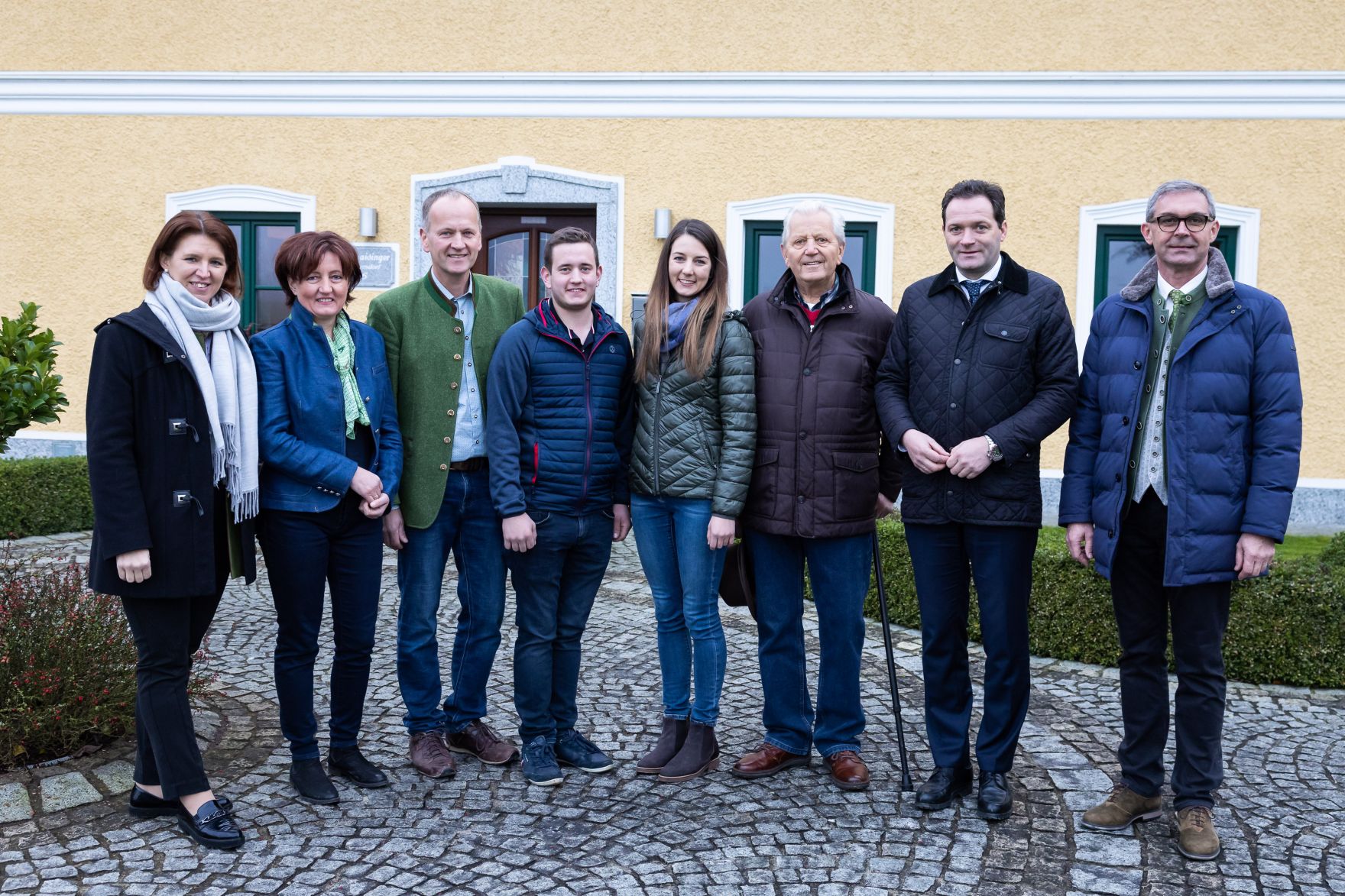 bml-26-11-2022-00784737.jpg Am 25.11.2022 besuchte Bundesminister Norbert Totschnig, im Rahmen der Versorgungssicherheitstour, land- und forstwirtschaftliche Betriebe sowie BranchenvertreterInnen in Oberösterreich.