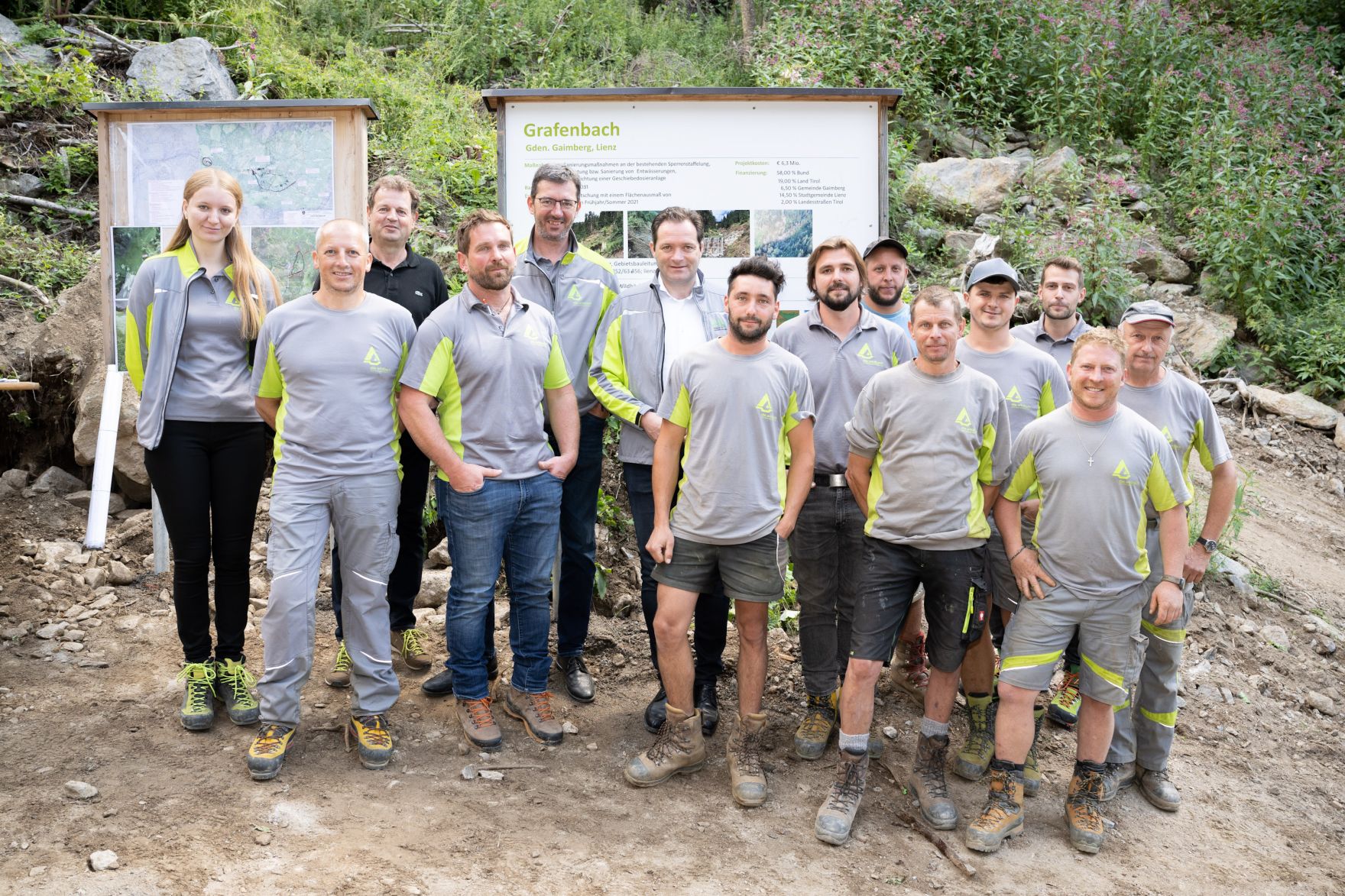 PGP_7261.jpg Im Frühjahr und Sommer 2021 kam es im Osttiroler Grafenbach zu Großrutschungen von 14 Hektar. Um die Bevölkerung künftig noch besser zu schützen, hat die Wildbach- und Lawinenverbauung des Landwirtschaftsministeriums mit einem neuen Bauprojekt begonnen.
