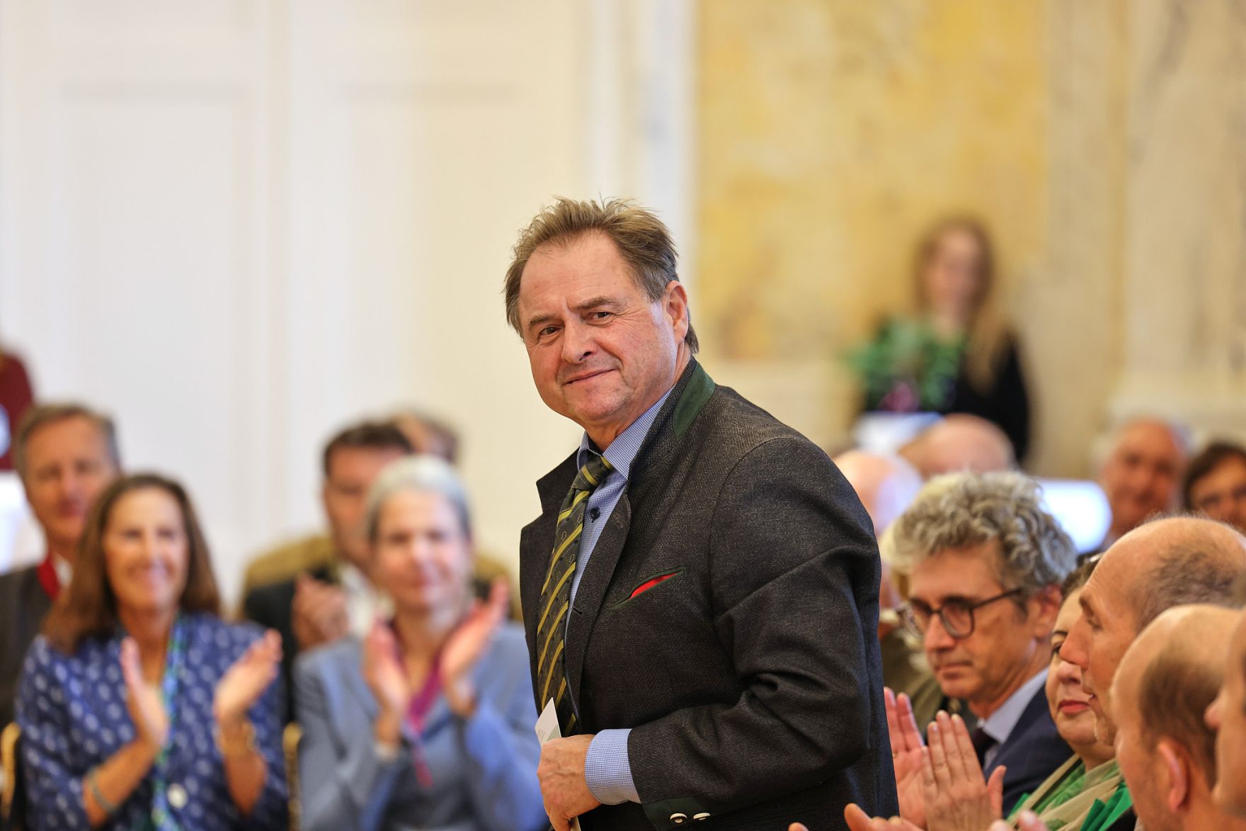 Bundesminister Nobert Totschnig zeichnete am 3. Oktober 2022 sieben Preistr&auml;gerinnen und Preistr&auml;ger mit dem &Ouml;sterreichischen Staatspreis Wald in sechs Kategorien aus. Zudem wurde Peter Kar der Staatspreis f&uuml;r sein Lebenswerk verliehen.