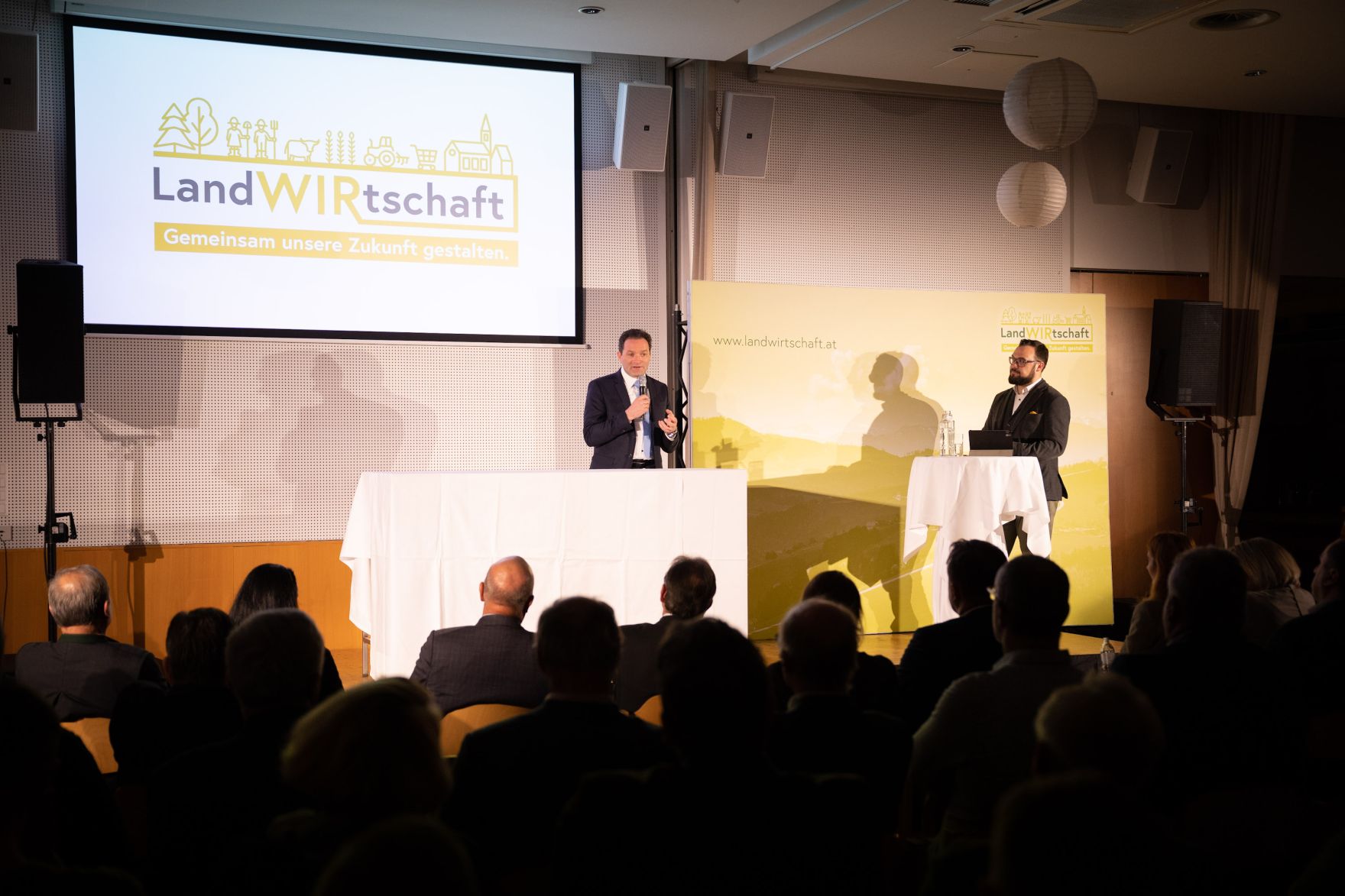 PGP_2542.jpg Im Burgenland diskutierte Bundesminister Norbert Totschnig mit Expertinnen und Experten über die Inhalte der neuen GAP sowie die Sicherstellung der Versorgungssicherheit.
