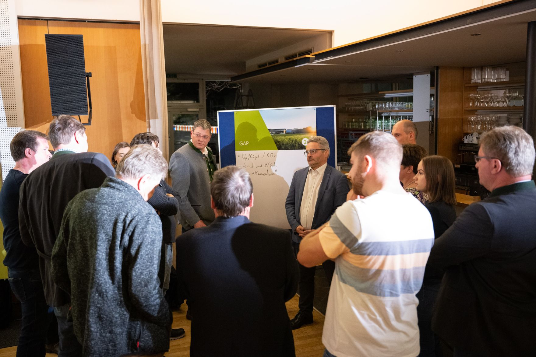 PGP_2636.jpg Im Burgenland diskutierte Bundesminister Norbert Totschnig mit Expertinnen und Experten über die Inhalte der neuen GAP sowie die Sicherstellung der Versorgungssicherheit.