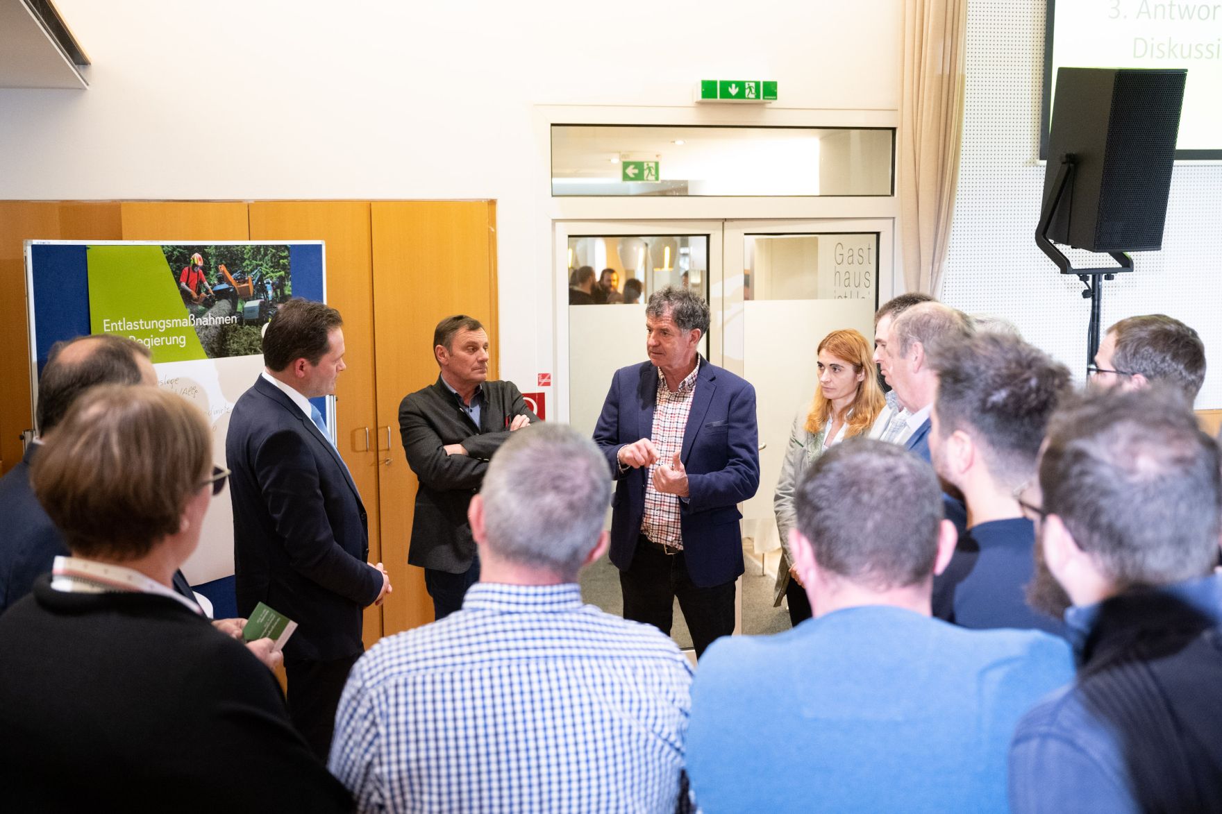 PGP_2651.jpg Im Burgenland diskutierte Bundesminister Norbert Totschnig mit Expertinnen und Experten über die Inhalte der neuen GAP sowie die Sicherstellung der Versorgungssicherheit.