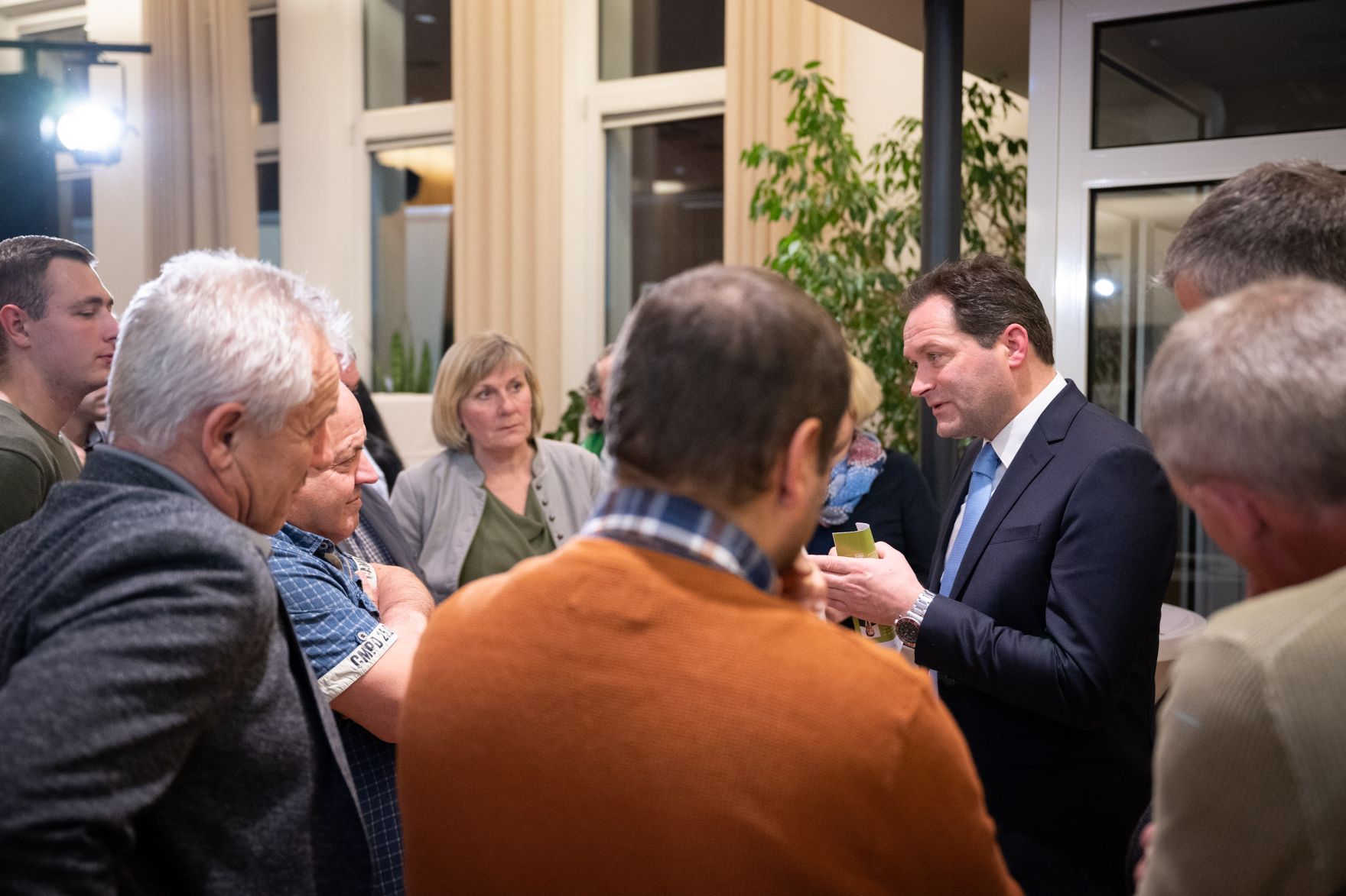 PGP_2683.jpg Im Burgenland diskutierte Bundesminister Norbert Totschnig mit Expertinnen und Experten über die Inhalte der neuen GAP sowie die Sicherstellung der Versorgungssicherheit.