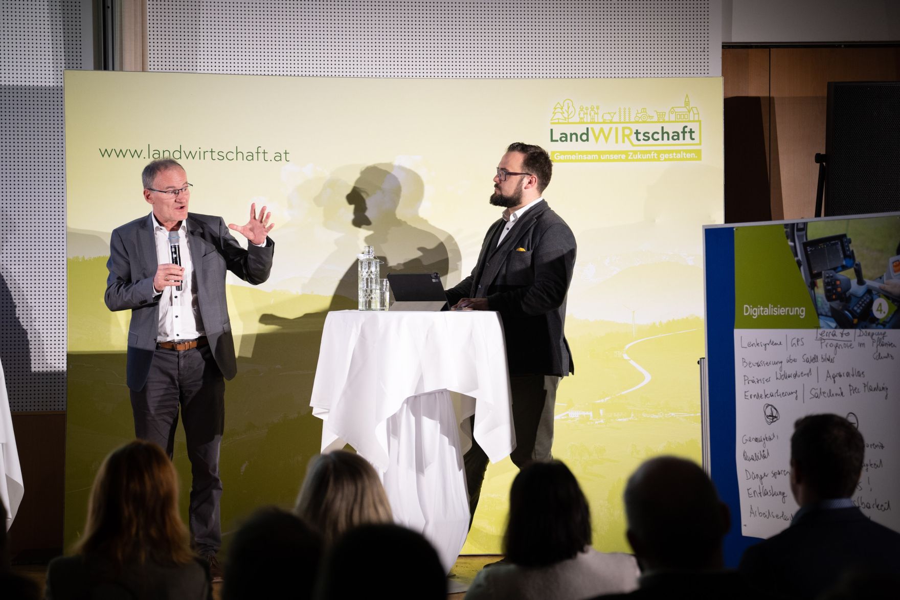 PGP_2767.jpg Im Burgenland diskutierte Bundesminister Norbert Totschnig mit Expertinnen und Experten über die Inhalte der neuen GAP sowie die Sicherstellung der Versorgungssicherheit.