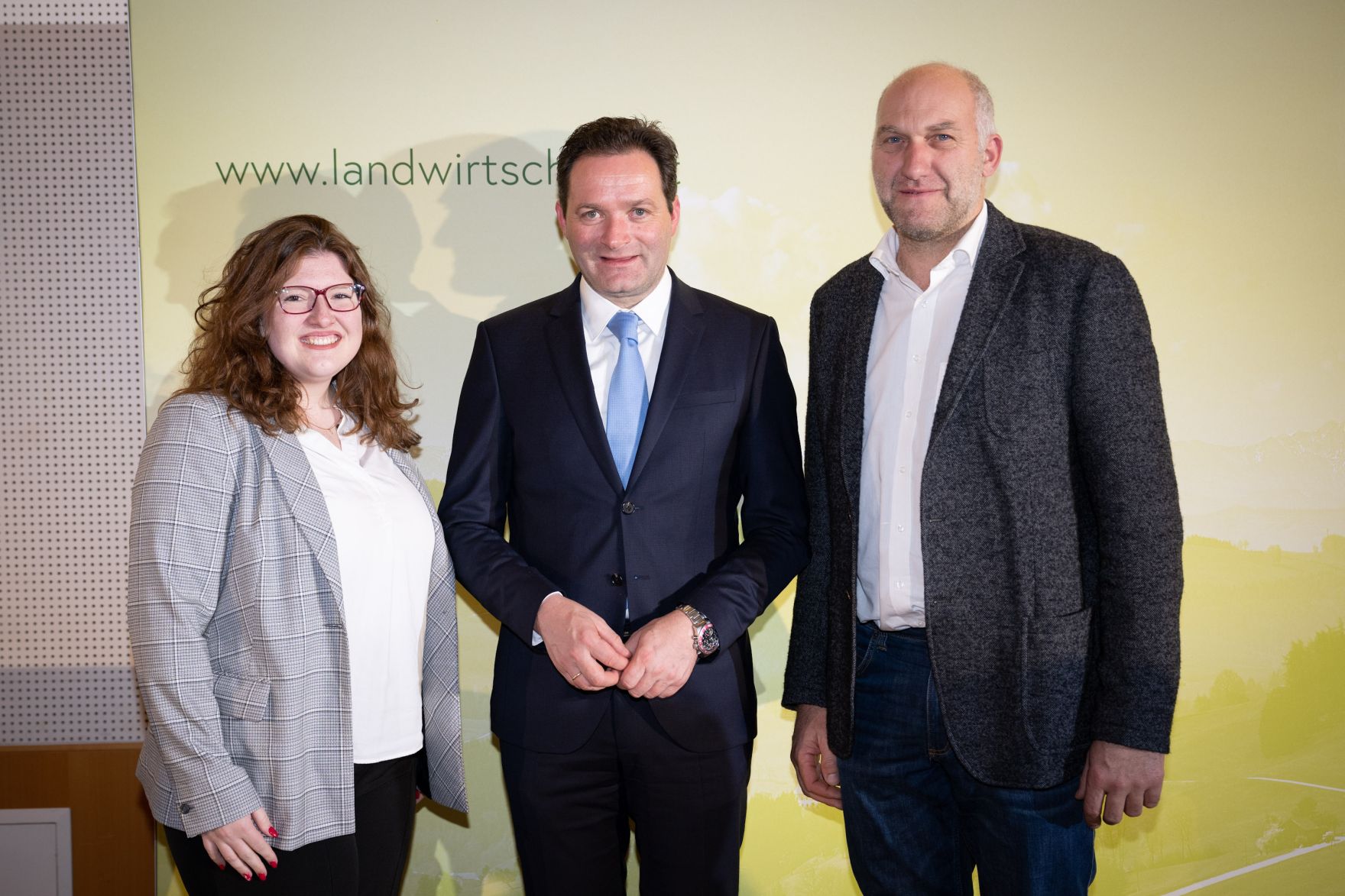 PGP_2821.jpg Im Burgenland diskutierte Bundesminister Norbert Totschnig mit Expertinnen und Experten über die Inhalte der neuen GAP sowie die Sicherstellung der Versorgungssicherheit.