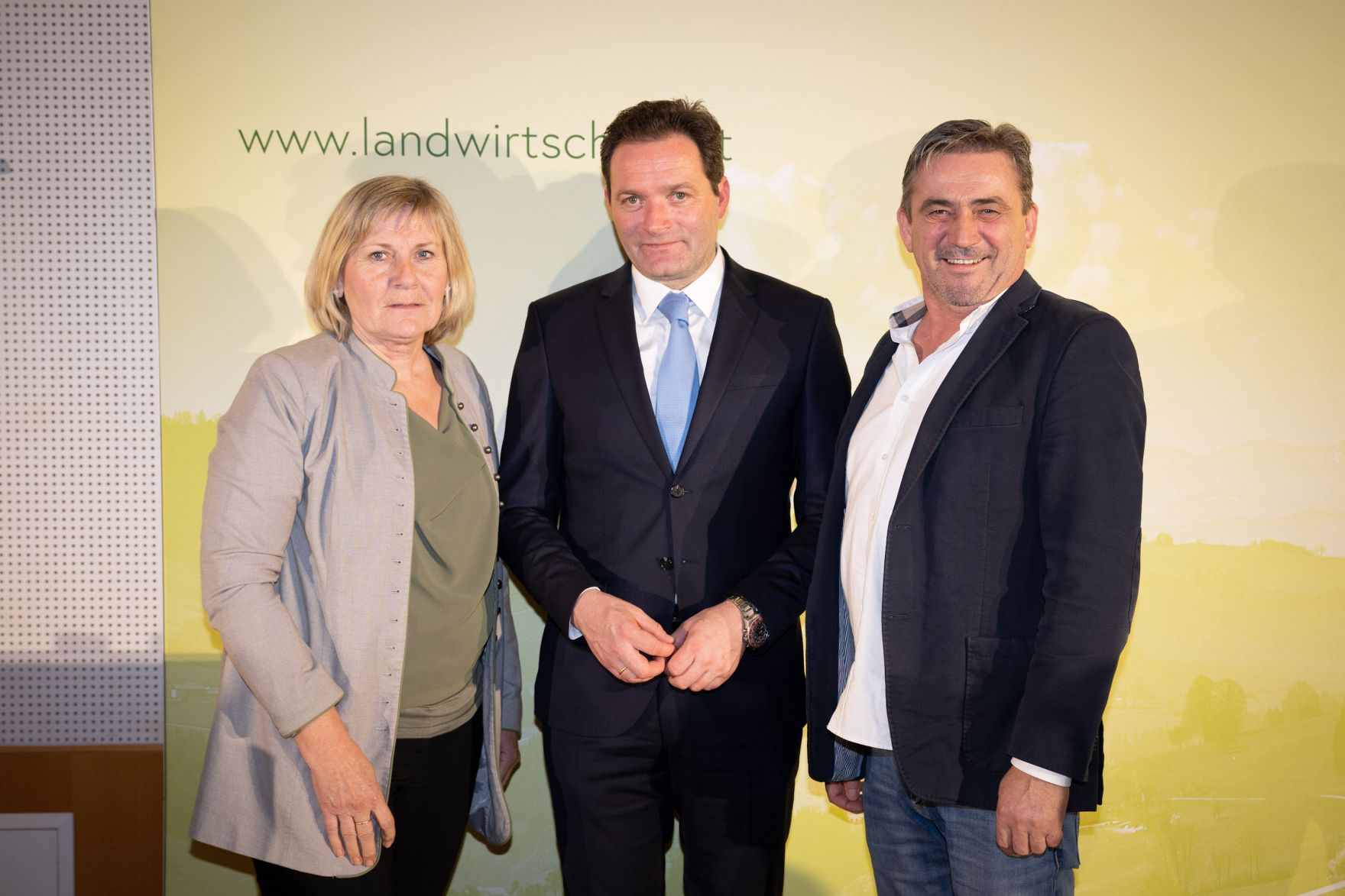 PGP_2823.jpg Im Burgenland diskutierte Bundesminister Norbert Totschnig mit Expertinnen und Experten über die Inhalte der neuen GAP sowie die Sicherstellung der Versorgungssicherheit.