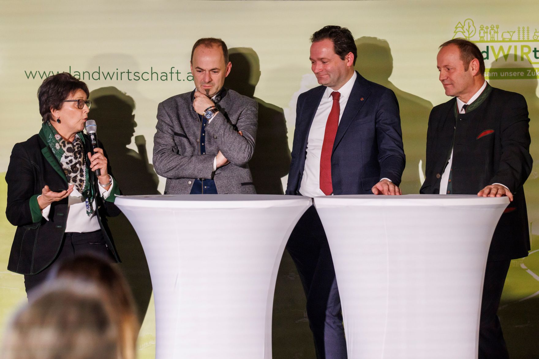 20221209_jh_landwirtschaftsmin2_JH_31876.jpg In Tirol diskutierte Bundesminister Norbert Totschnig mit Expertinnen und Experten über die Inhalte der neuen GAP sowie die Sicherstellung der Versorgungssicherheit.