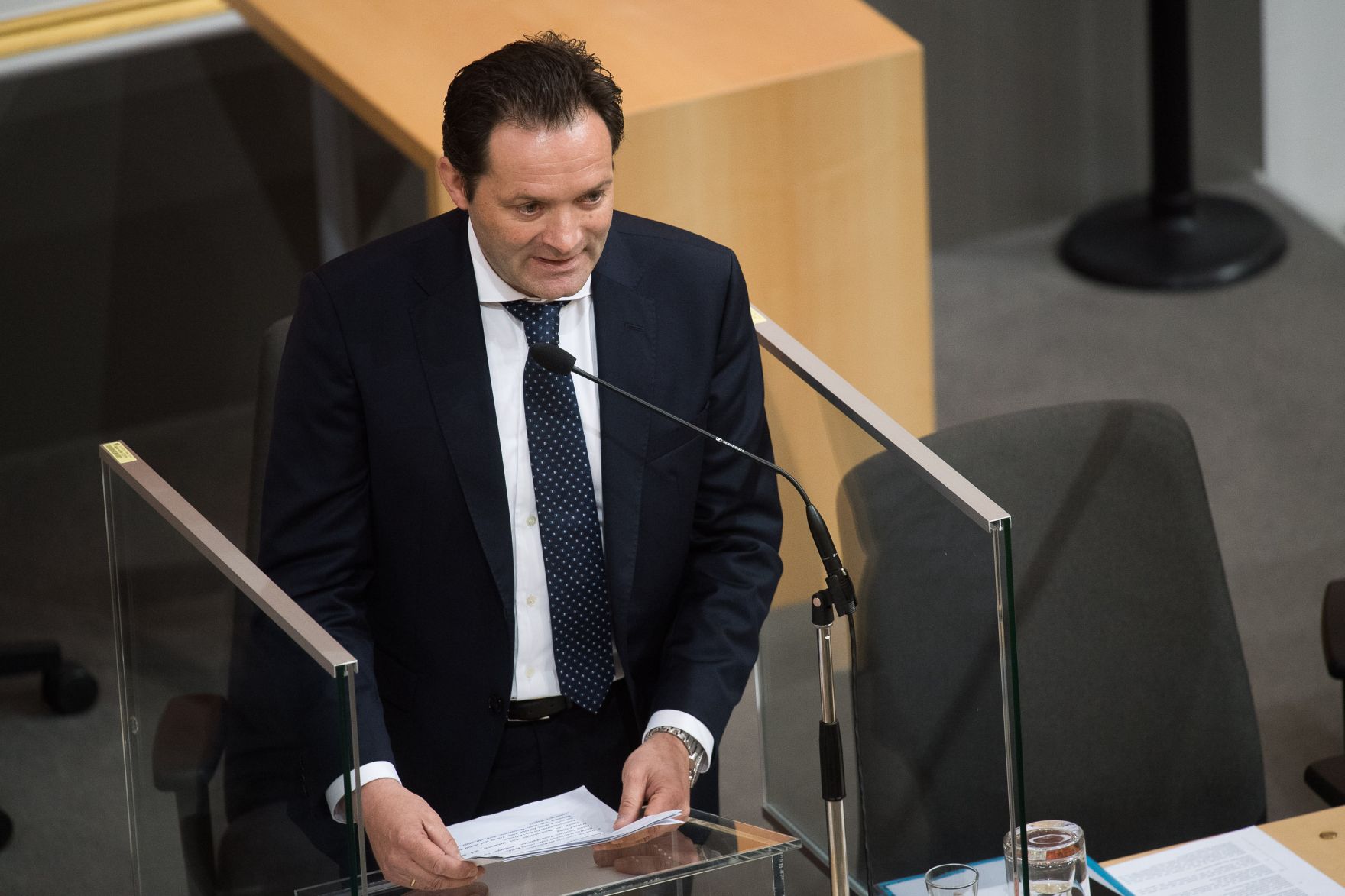 _MGR3417.jpg Nach seiner Angelobung hielt Bundesminister Norbert Totschnig eine Antrittsrede im Nationalrat.