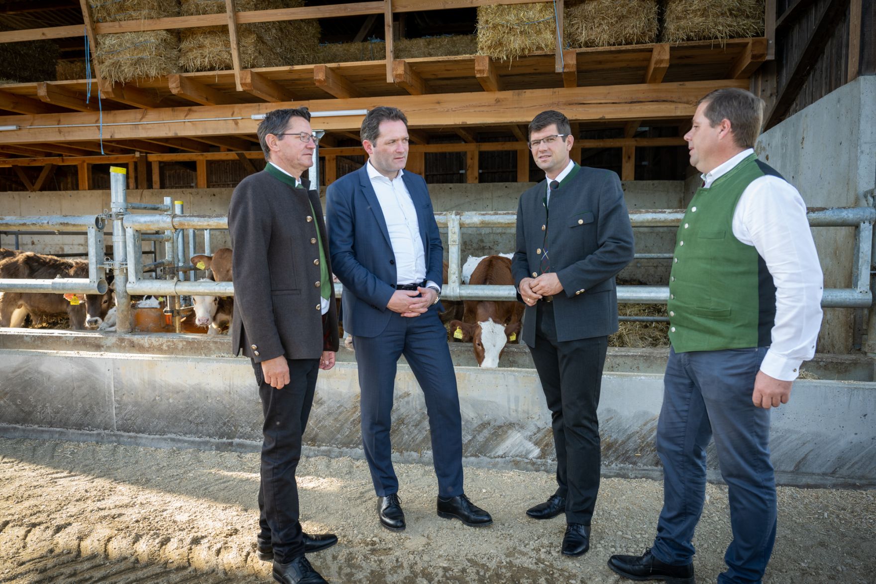 Bei einem Bundesl&auml;ndertag in K&auml;rnten besuchte Bundesminister Norbert Totschnig die HBLA Pitzelst&auml;tten, Betriebe und gab gemeinsam mit Landesrat Martin Gruber und LK K&auml;rnten Pr&auml;sident Siegfried Huber eine Pressekonferenz zu aktuellen agrarischen Themen.