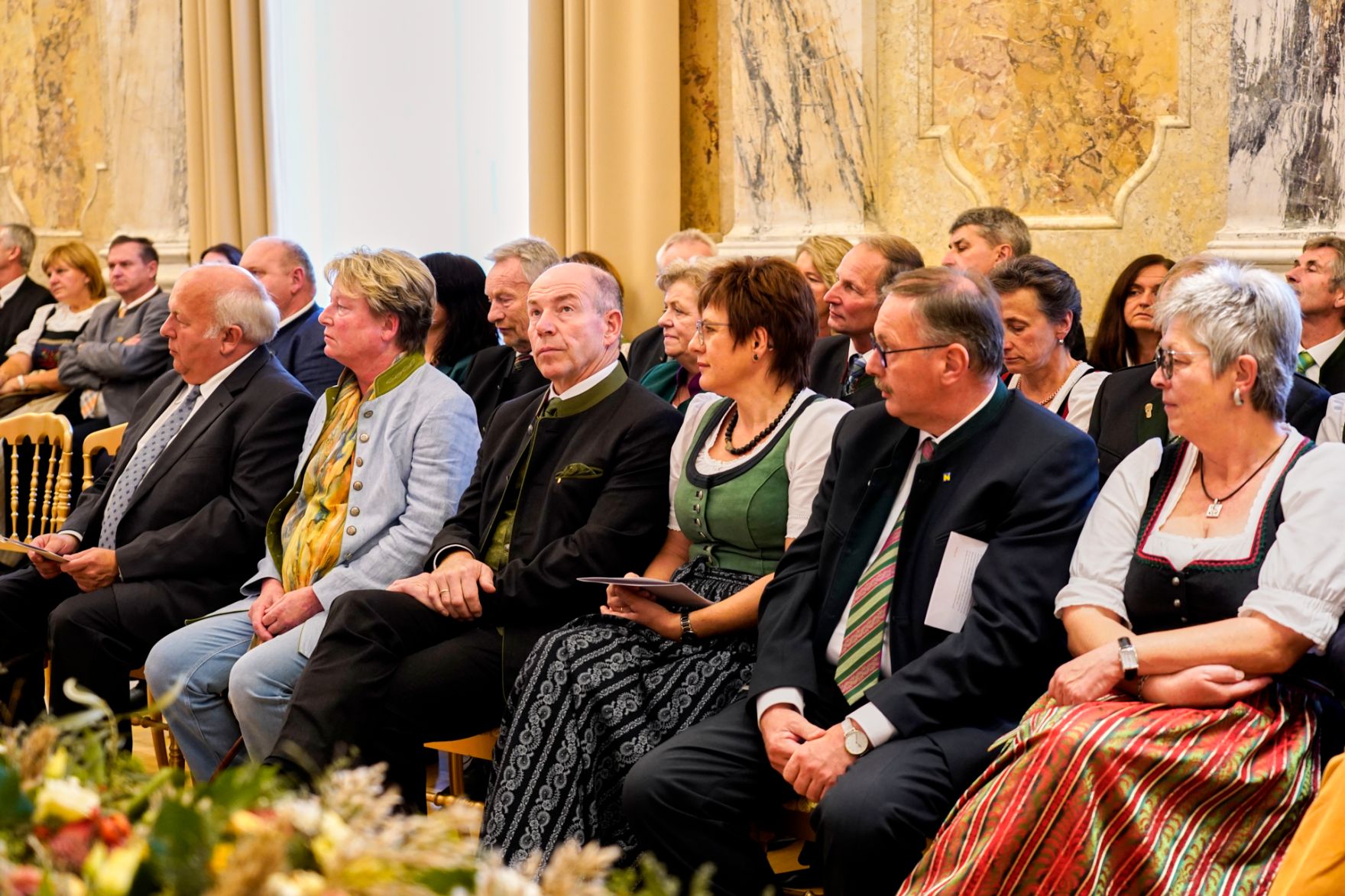 moritzscheer_2022-10-24-.MoritzScheer 329.jpg Am 24. Oktober hat Bundesminister Norbert Totschnig im Marmorsaal des Regierungsgebäudes in Wien die Berufstitel Ökonomierat/Ökonomierätin verliehen.
