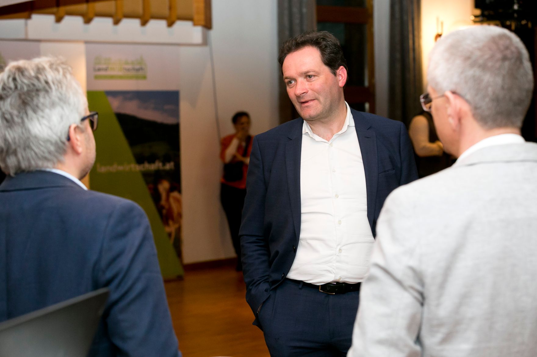 424_20221028_DM.jpg In Vorarlberg diskutierte Bundesminister Norbert Totschnig mit Landwirtschaftskammer-Präsident Josef Moosbrugger und Landwirtschaftslandesrat Christian Gantner über die Inhalte der neuen GAP sowie die Sicherstellung der Versorgungssicherheit