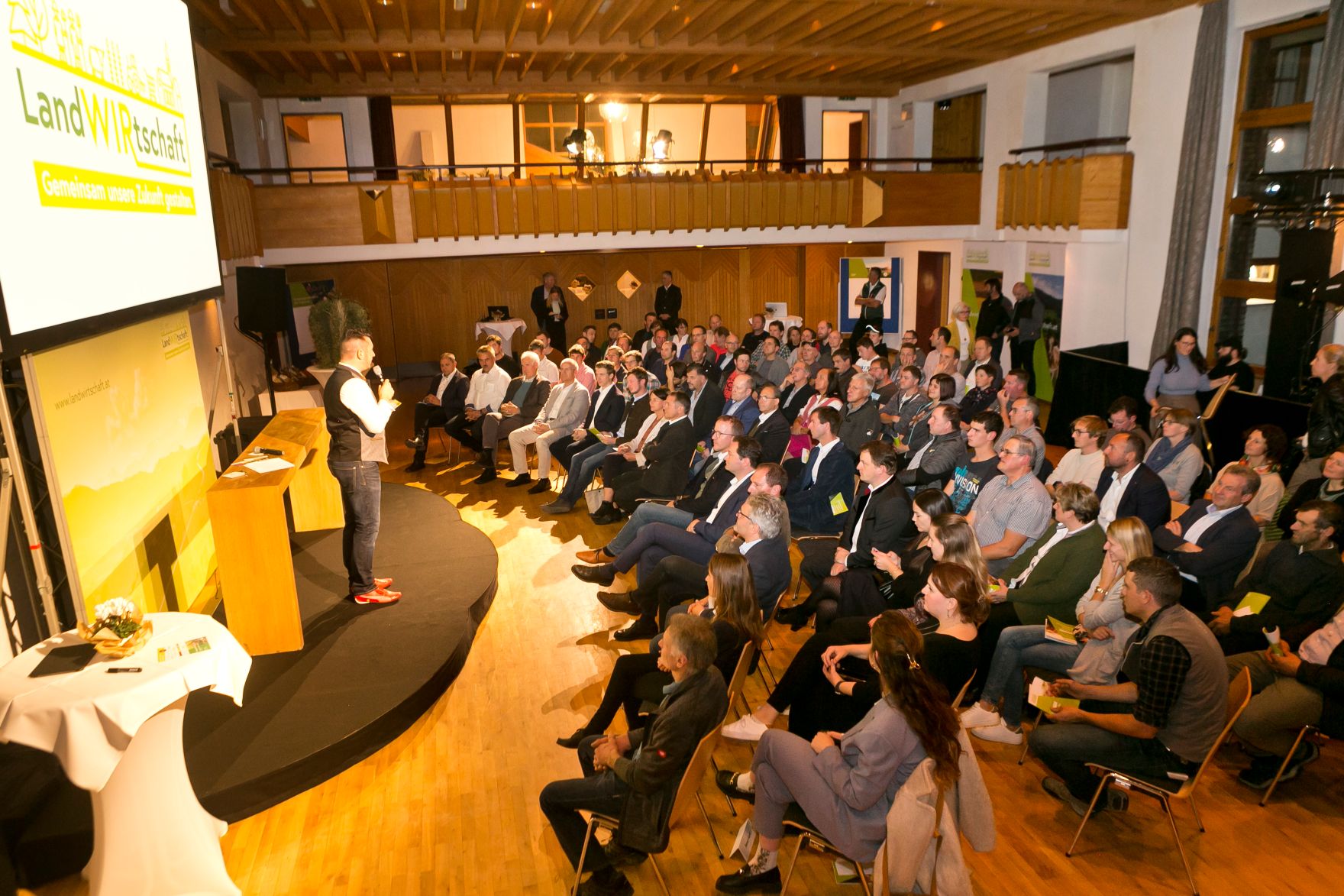 458_20221028_DM.jpg In Vorarlberg diskutierte Bundesminister Norbert Totschnig mit Landwirtschaftskammer-Präsident Josef Moosbrugger und Landwirtschaftslandesrat Christian Gantner über die Inhalte der neuen GAP sowie die Sicherstellung der Versorgungssicherheit