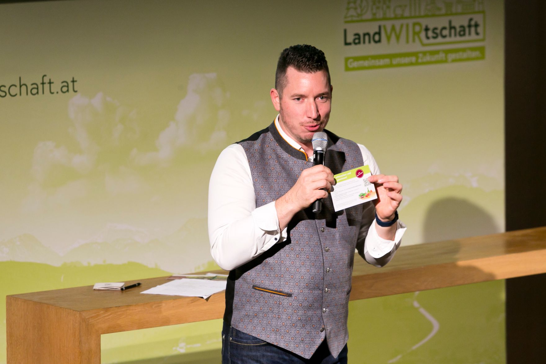 464_20221028_DM.jpg In Vorarlberg diskutierte Bundesminister Norbert Totschnig mit Landwirtschaftskammer-Präsident Josef Moosbrugger und Landwirtschaftslandesrat Christian Gantner über die Inhalte der neuen GAP sowie die Sicherstellung der Versorgungssicherheit