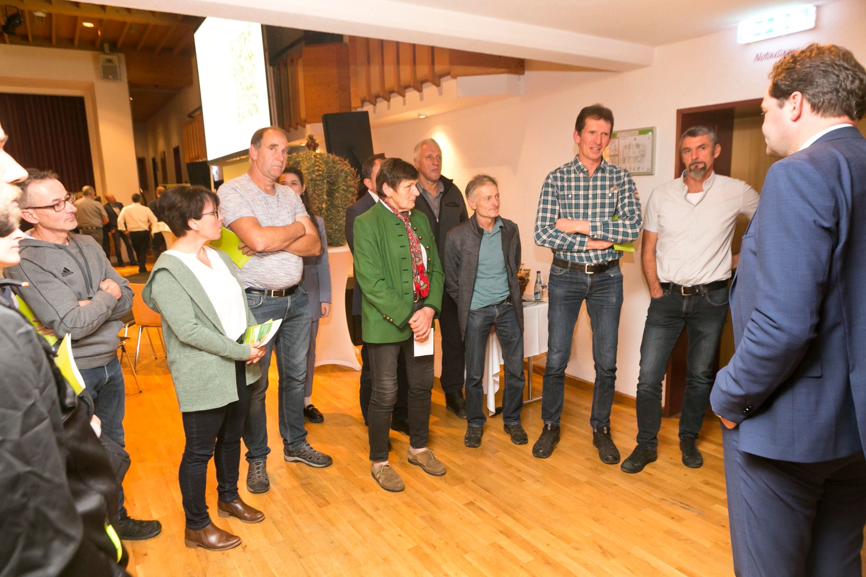522_20221028_DM.jpg In Vorarlberg diskutierte Bundesminister Norbert Totschnig mit Landwirtschaftskammer-Präsident Josef Moosbrugger und Landwirtschaftslandesrat Christian Gantner über die Inhalte der neuen GAP sowie die Sicherstellung der Versorgungssicherheit