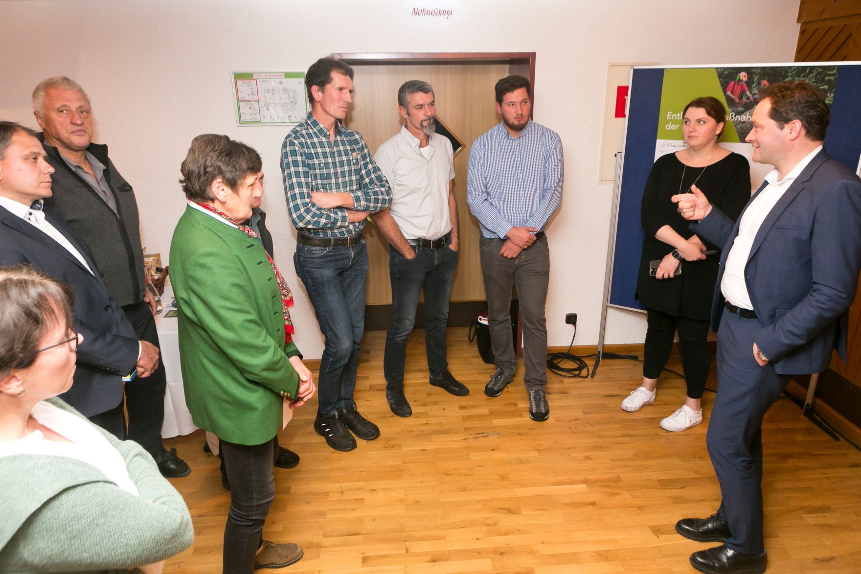 528_20221028_DM.jpg In Vorarlberg diskutierte Bundesminister Norbert Totschnig mit Landwirtschaftskammer-Präsident Josef Moosbrugger und Landwirtschaftslandesrat Christian Gantner über die Inhalte der neuen GAP sowie die Sicherstellung der Versorgungssicherheit