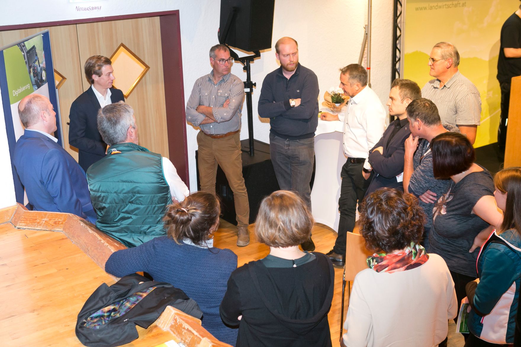 538_20221028_DM.jpg In Vorarlberg diskutierte Bundesminister Norbert Totschnig mit Landwirtschaftskammer-Präsident Josef Moosbrugger und Landwirtschaftslandesrat Christian Gantner über die Inhalte der neuen GAP sowie die Sicherstellung der Versorgungssicherheit