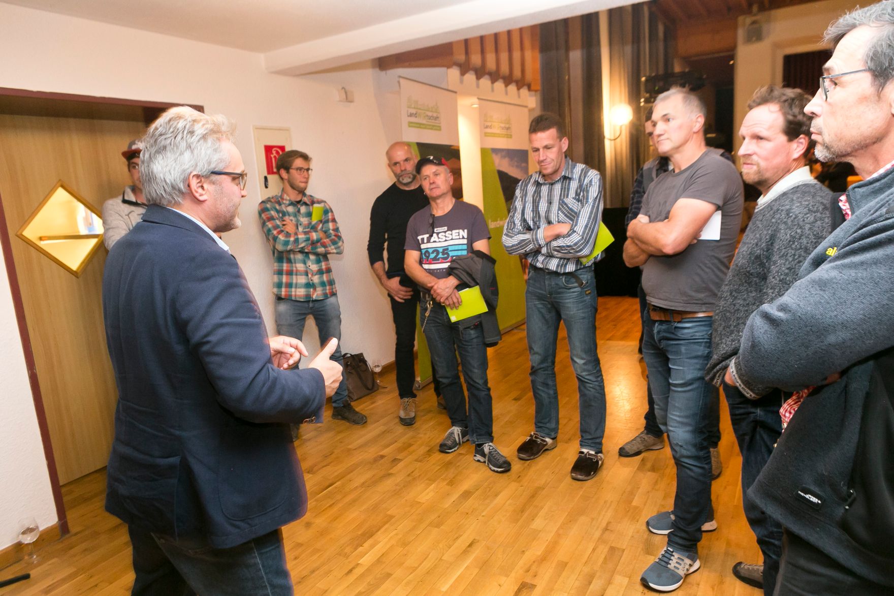 542_20221028_DM.jpg In Vorarlberg diskutierte Bundesminister Norbert Totschnig mit Landwirtschaftskammer-Präsident Josef Moosbrugger und Landwirtschaftslandesrat Christian Gantner über die Inhalte der neuen GAP sowie die Sicherstellung der Versorgungssicherheit
