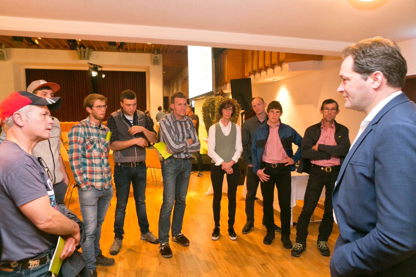 561_20221028_DM.jpg In Vorarlberg diskutierte Bundesminister Norbert Totschnig mit Landwirtschaftskammer-Präsident Josef Moosbrugger und Landwirtschaftslandesrat Christian Gantner über die Inhalte der neuen GAP sowie die Sicherstellung der Versorgungssicherheit