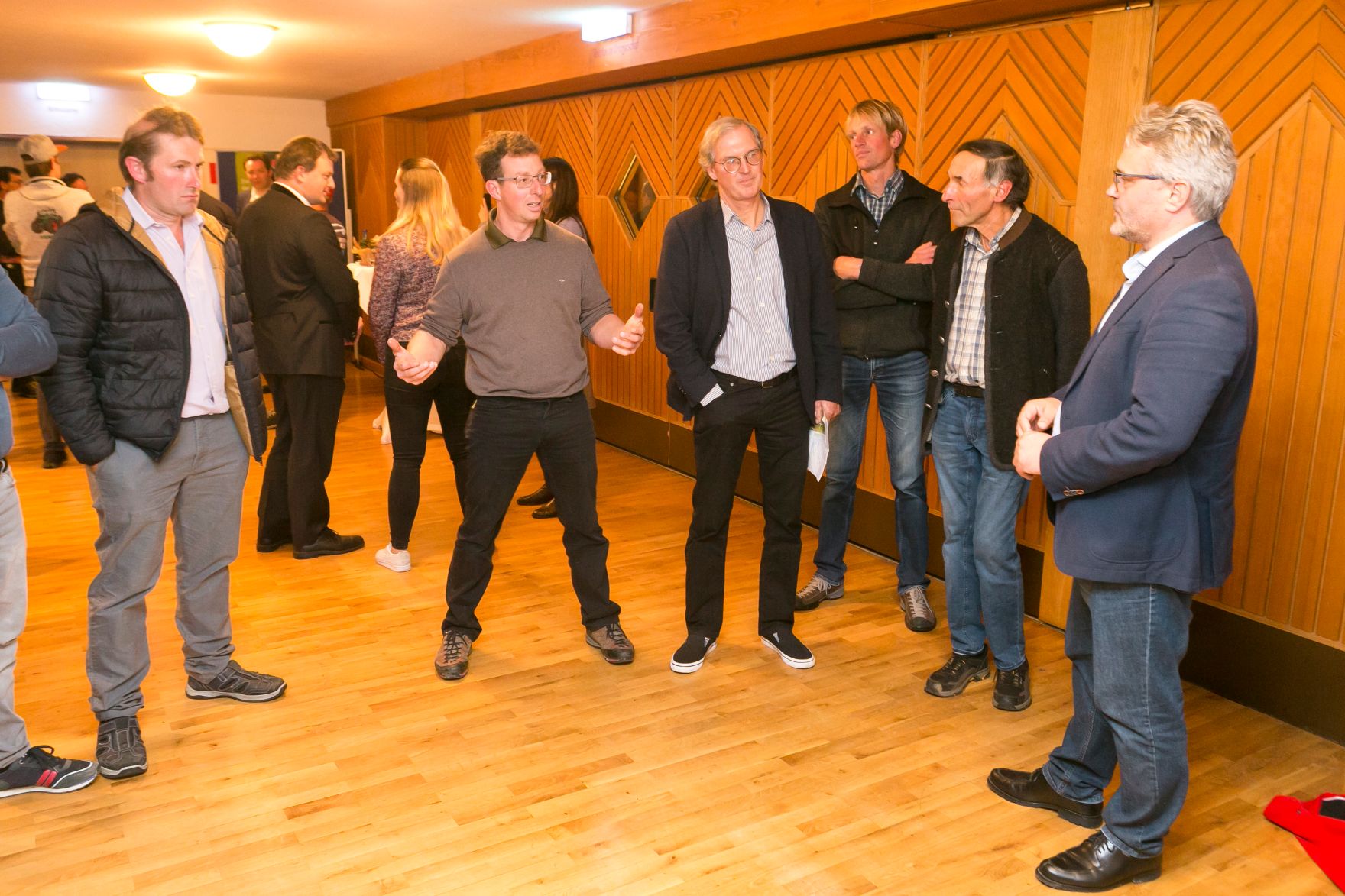 568_20221028_DM.jpg In Vorarlberg diskutierte Bundesminister Norbert Totschnig mit Landwirtschaftskammer-Präsident Josef Moosbrugger und Landwirtschaftslandesrat Christian Gantner über die Inhalte der neuen GAP sowie die Sicherstellung der Versorgungssicherheit