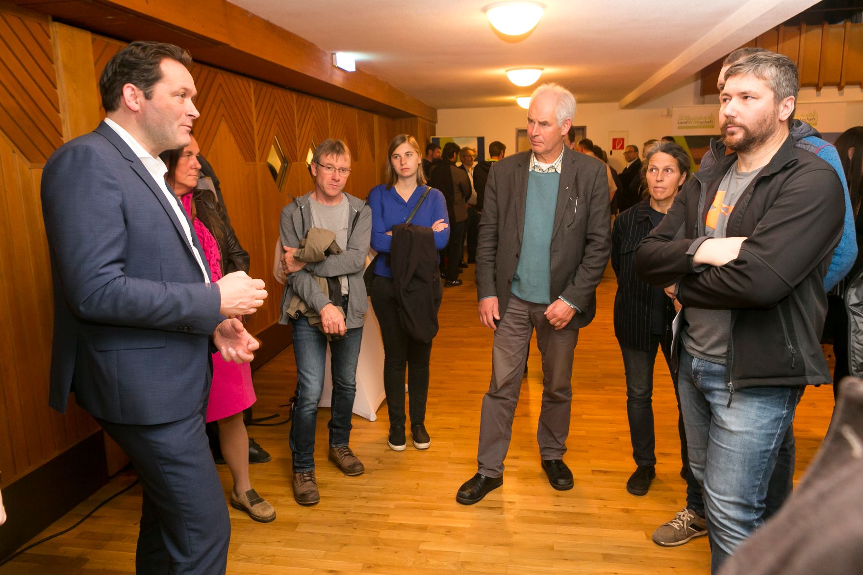 589_20221028_DM.jpg In Vorarlberg diskutierte Bundesminister Norbert Totschnig mit Landwirtschaftskammer-Präsident Josef Moosbrugger und Landwirtschaftslandesrat Christian Gantner über die Inhalte der neuen GAP sowie die Sicherstellung der Versorgungssicherheit
