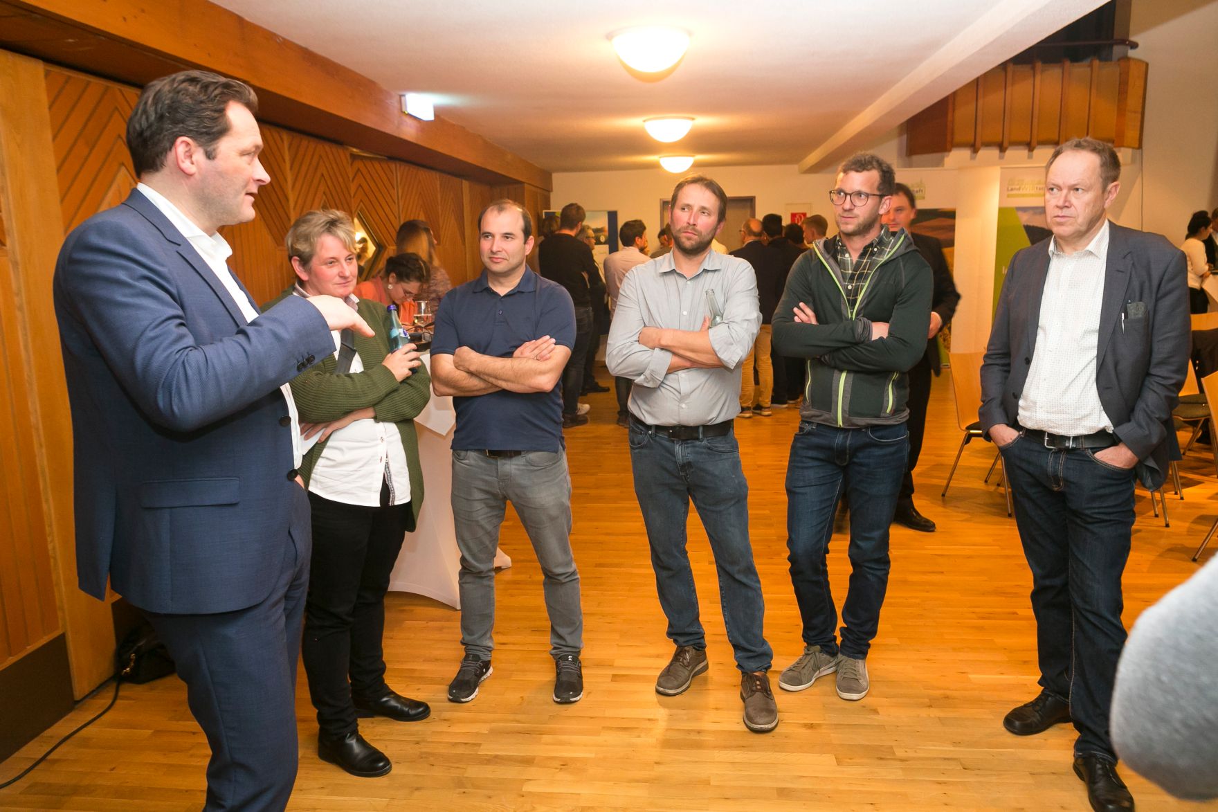 594_20221028_DM.jpg In Vorarlberg diskutierte Bundesminister Norbert Totschnig mit Landwirtschaftskammer-Präsident Josef Moosbrugger und Landwirtschaftslandesrat Christian Gantner über die Inhalte der neuen GAP sowie die Sicherstellung der Versorgungssicherheit
