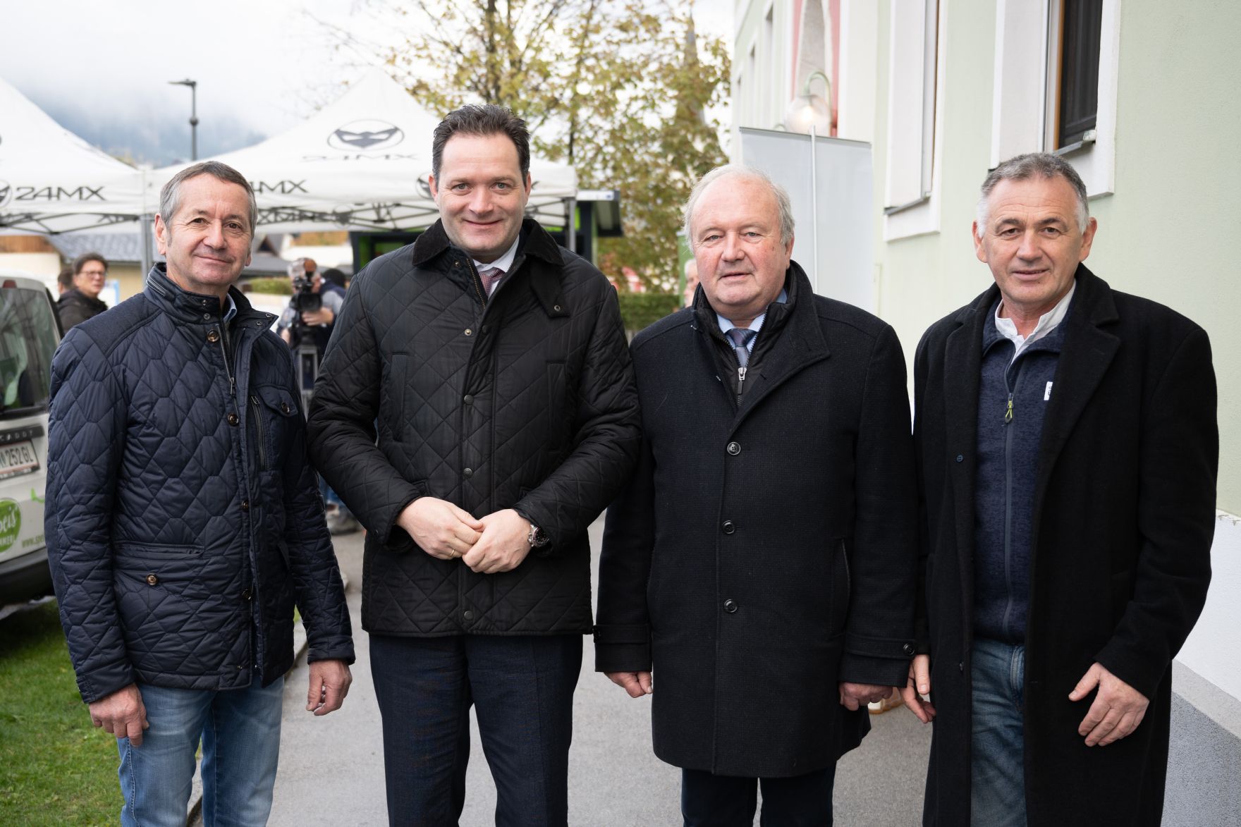PGP_4191b.jpg Herr Bundesminister Norbert Totschnig besuchte den REGIOmat 24/7 im Gemeindeamt der Gemeinde St. Barbara im Mürztal.