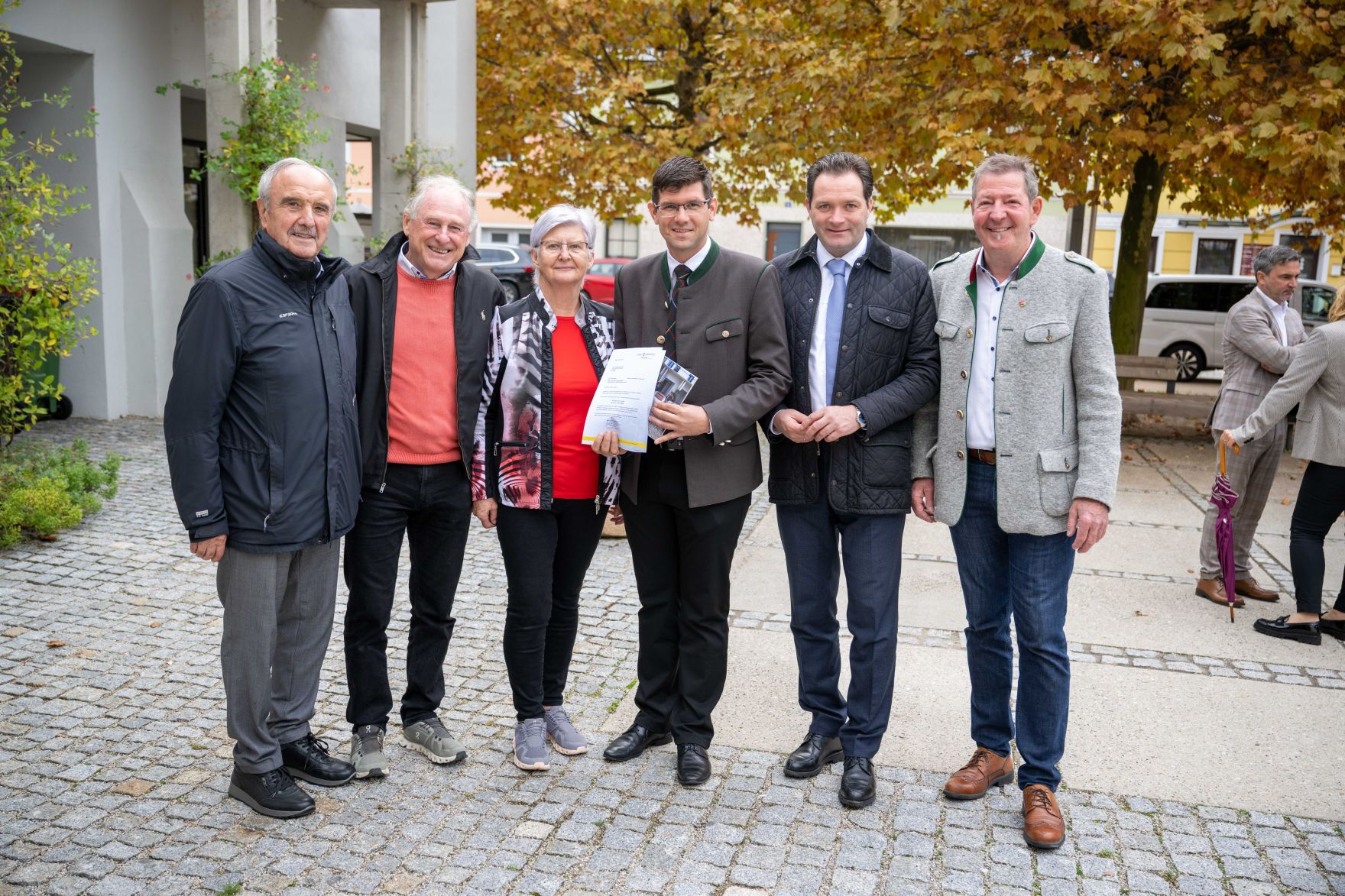 RHP_8076.jpg Im Rahmen der RegionIMpuls-Tour besuchte Bundesminister Norbert Totschnig die Burgstadt Griffen um sich einen Eindruck über den Ortskern zu machen.