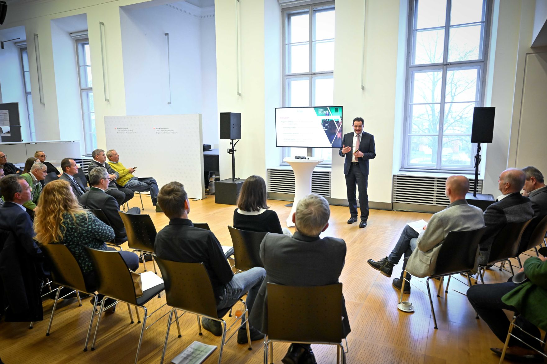 RHP_0744.jpg Im Rahmen der RegionIMpuls-Tour besuchte Herr Bundesminister Norbert Totschnig die HBLFA Francisco Josephinum in Wieselburg in Niederösterreich.