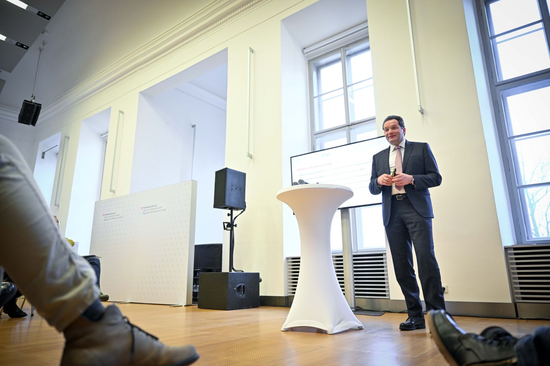 RHP_0801.jpg Im Rahmen der RegionIMpuls-Tour besuchte Herr Bundesminister Norbert Totschnig die HBLFA Francisco Josephinum in Wieselburg in Niederösterreich.
