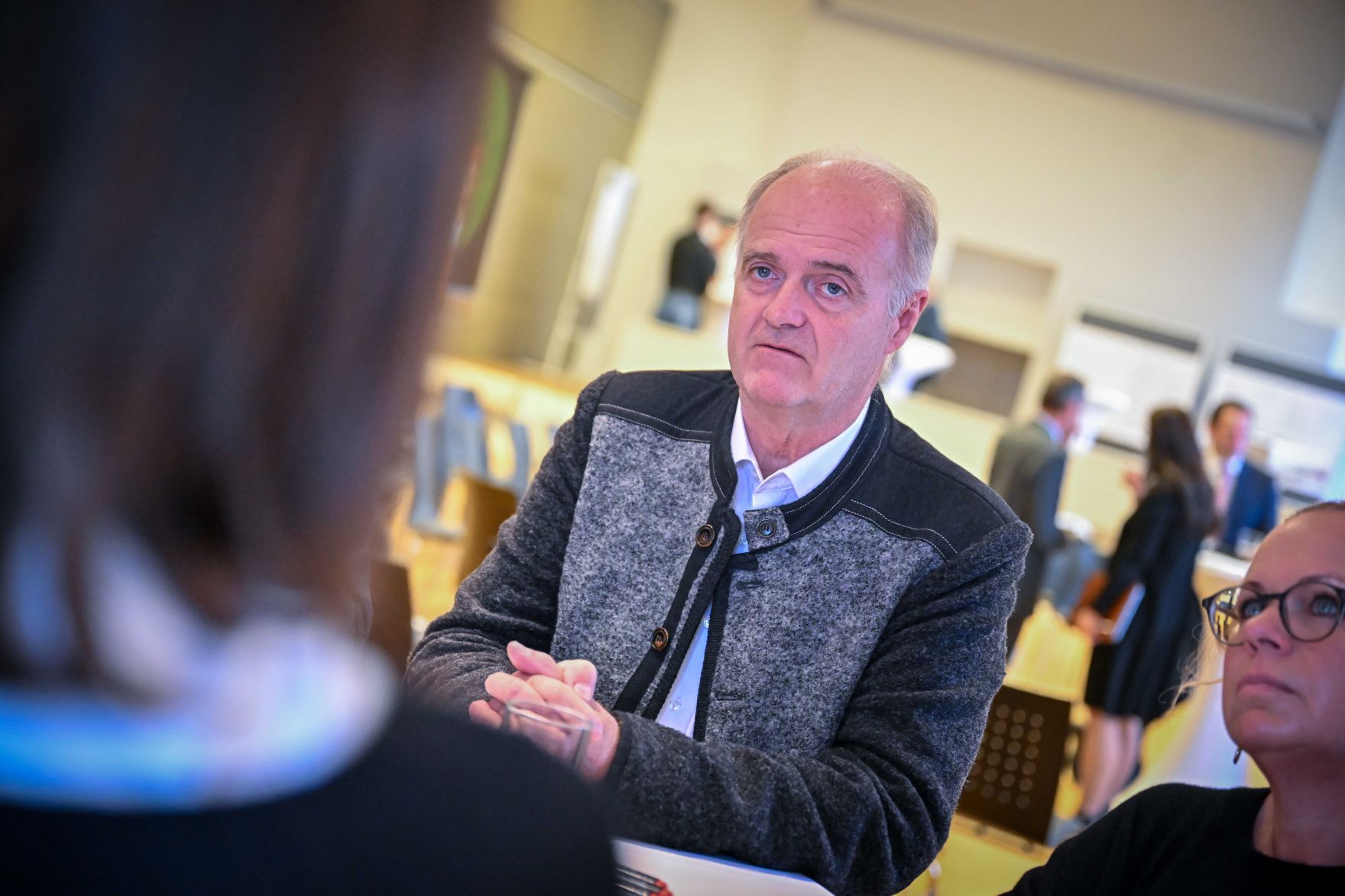 RHP_0933.jpg Im Rahmen der RegionIMpuls-Tour besuchte Herr Bundesminister Norbert Totschnig die HBLFA Francisco Josephinum in Wieselburg in Niederösterreich.