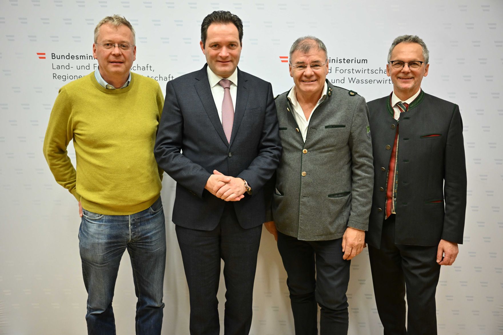 RHP_1173.jpg Im Rahmen der RegionIMpuls-Tour besuchte Herr Bundesminister Norbert Totschnig die HBLFA Francisco Josephinum in Wieselburg in Niederösterreich.