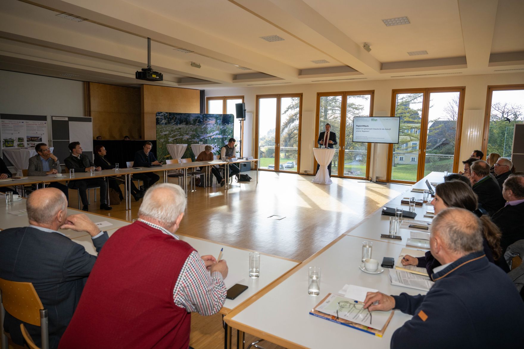 RHP_1414.jpg In Vertretung des erkrankten Herrn Bundesministers besuchte Generalsekretär Günter Liebl die RegionIMpuls-Tour in Salzburg.