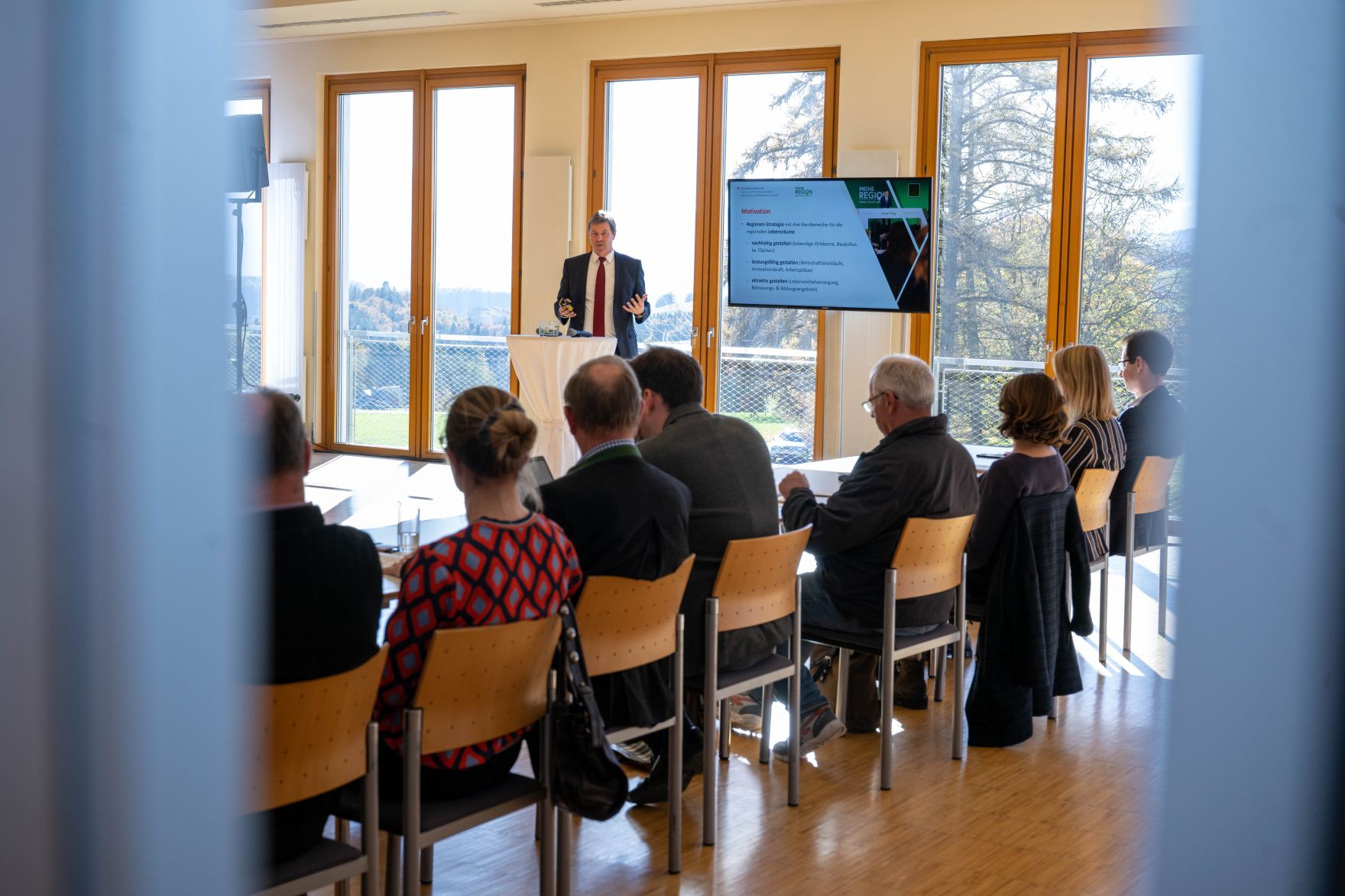 RHP_1470.jpg In Vertretung des erkrankten Herrn Bundesministers besuchte Generalsekretär Günter Liebl die RegionIMpuls-Tour in Salzburg.