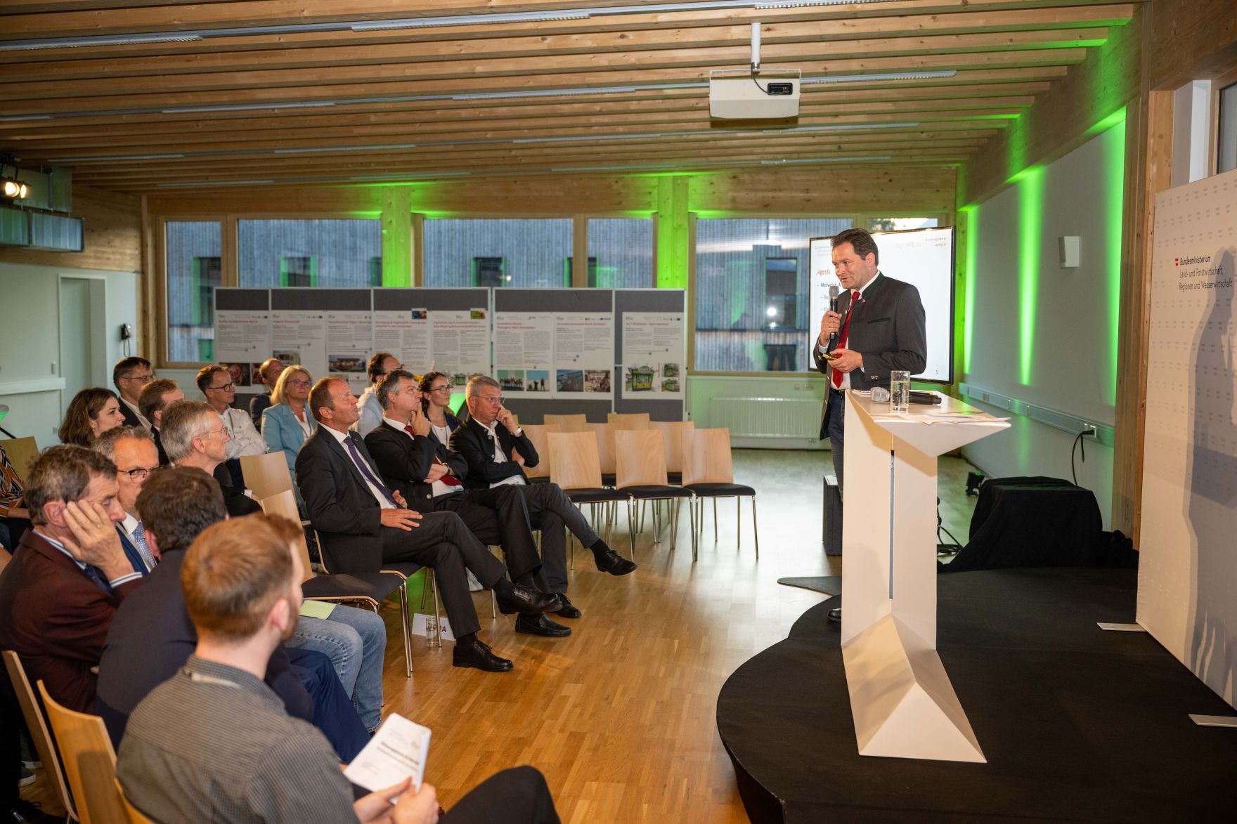 F&uuml;r den ersten Stopp der RegionIMpuls-Tour ging es f&uuml;r den Herrn Bundesminister Norbert Totschnig nach Tirol.