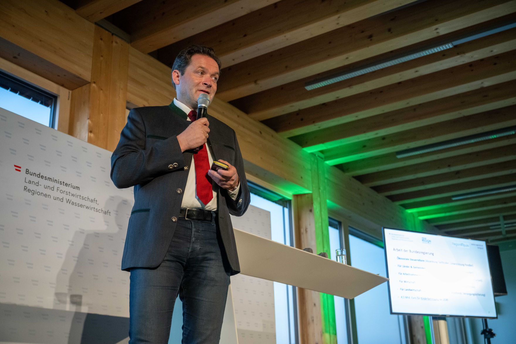 F&uuml;r den ersten Stopp der RegionIMpuls-Tour ging es f&uuml;r den Herrn Bundesminister Norbert Totschnig nach Tirol.