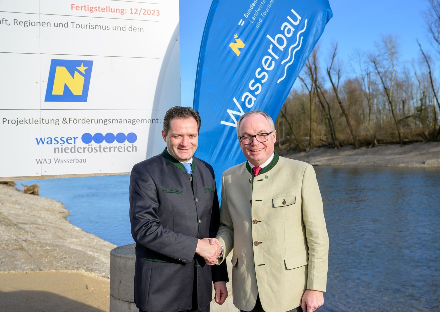 Die naturnahe Weiterentwicklung von Flussl&auml;ufen ist zentral. Als Vorzeigebeispiel gilt die &Ouml;kologisierung der Ybbs in Nieder&ouml;sterreich. Landwirtschaftsminister Norbert Totschnig und LH-Stellvertreter Stephan Pernkopf er&ouml;ffneten am 14.01.2023 den ersten Bauabschnitt in Sarling.