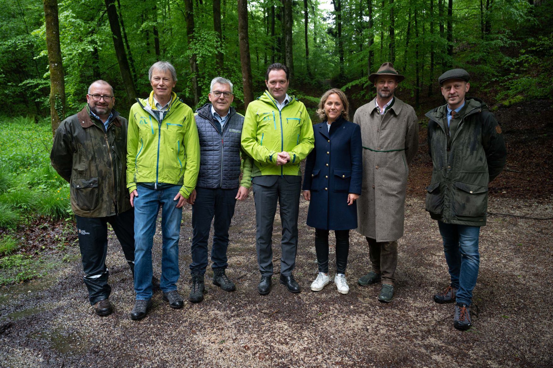 RHP_6498.jpg Alle 2 Jahre werden die Waldchampions in Salzburgs Schulen gesucht. Herr Bundesminister Totschnig besuchte die Stationen um sich vor Ort einen Eindruck zu machen.