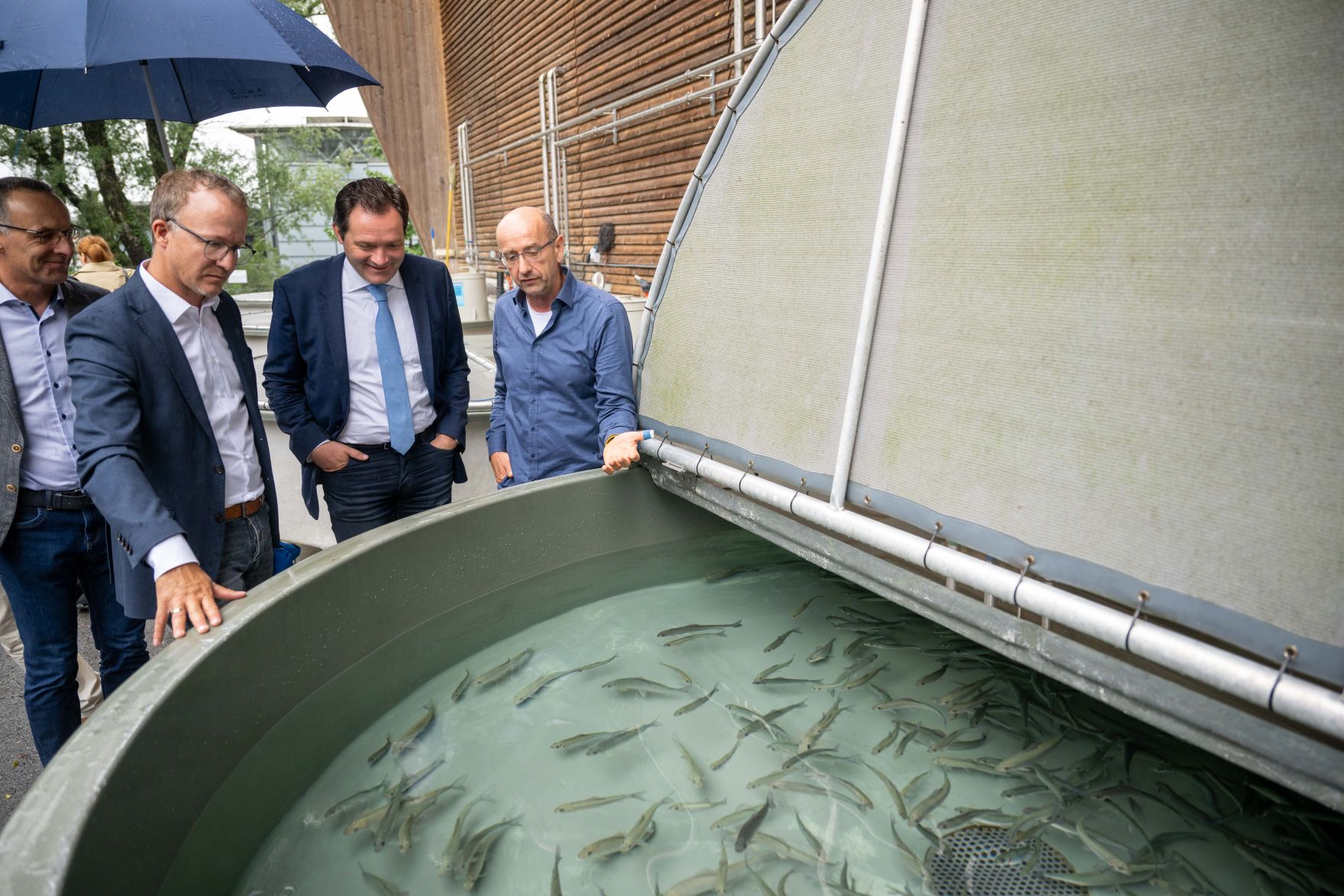 Herr Bundesminister Norbert Totschnig besuchte das Landesfischereizentrum in Vorarlberg am Bodensee.