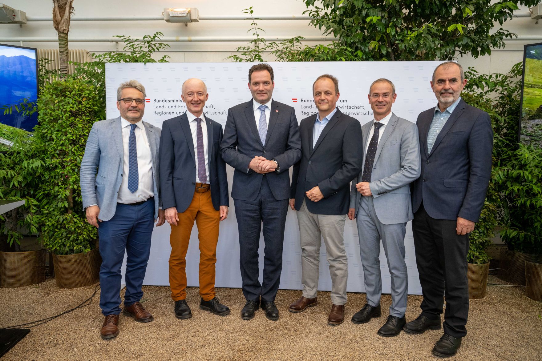 RHP_6337.jpg Landwirtschaftsminister Norbert Totschnig lud zum Auftakt für den Strategieprozess „VISION 2028+“. Damit soll für die Landwirtschaft und den ländlichen Raum ein klares Zielbild erarbeitet werden.