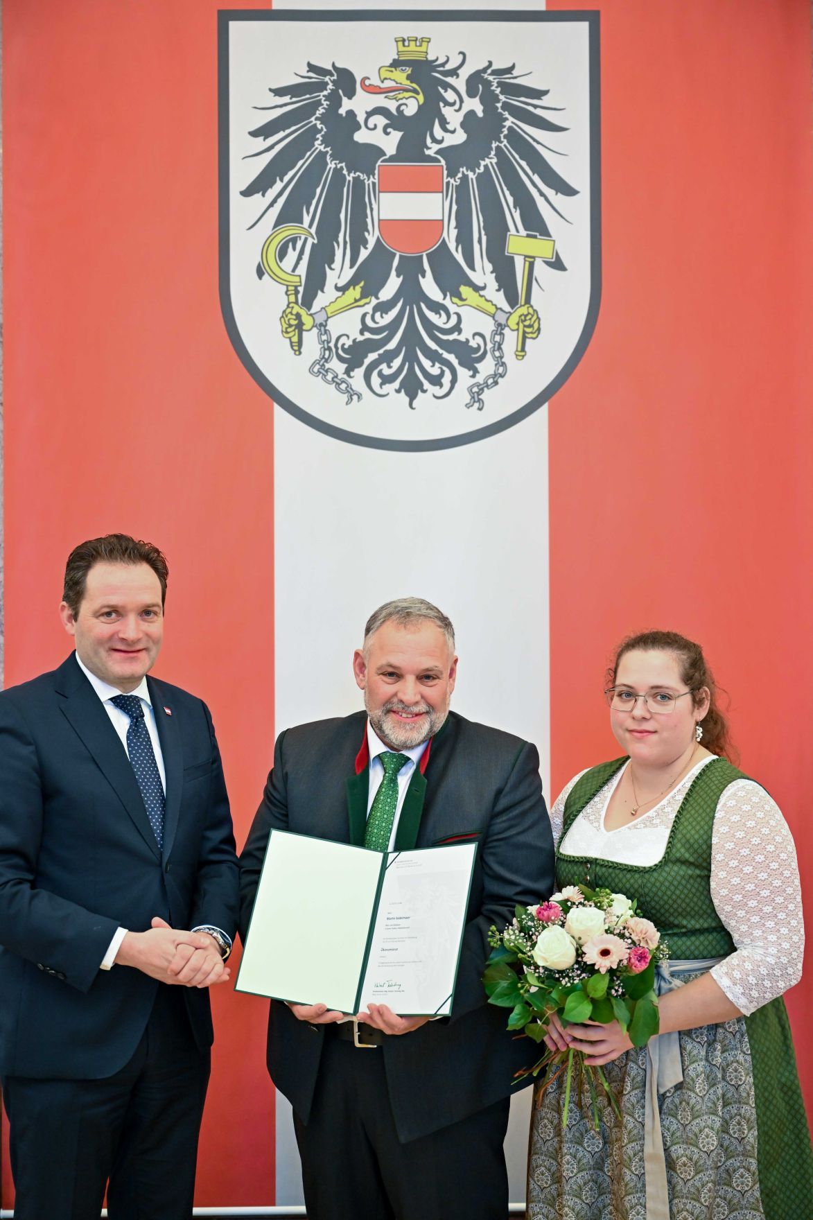 Martin_Sedelmaier.jpg Herr Bundesminister Norbert Totschnig verlieh den Berufstitel "Ökonomierat / Ökonomierätin" im Namen des Herrn Bundespräsidenten Dr. Alexander Van der Bellen im Regierungsgebäude am Stubenring.