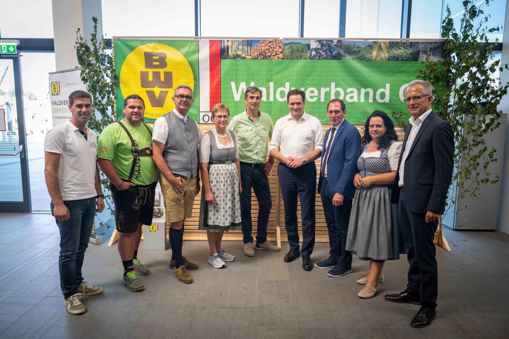 Herr Bundesminister Norbert Totschnig besuchte die Welser Messe 2024. Dabei hielt er eine Er&ouml;ffnungs-Rede und machte einen Rundgang durch das Messegel&auml;nde.