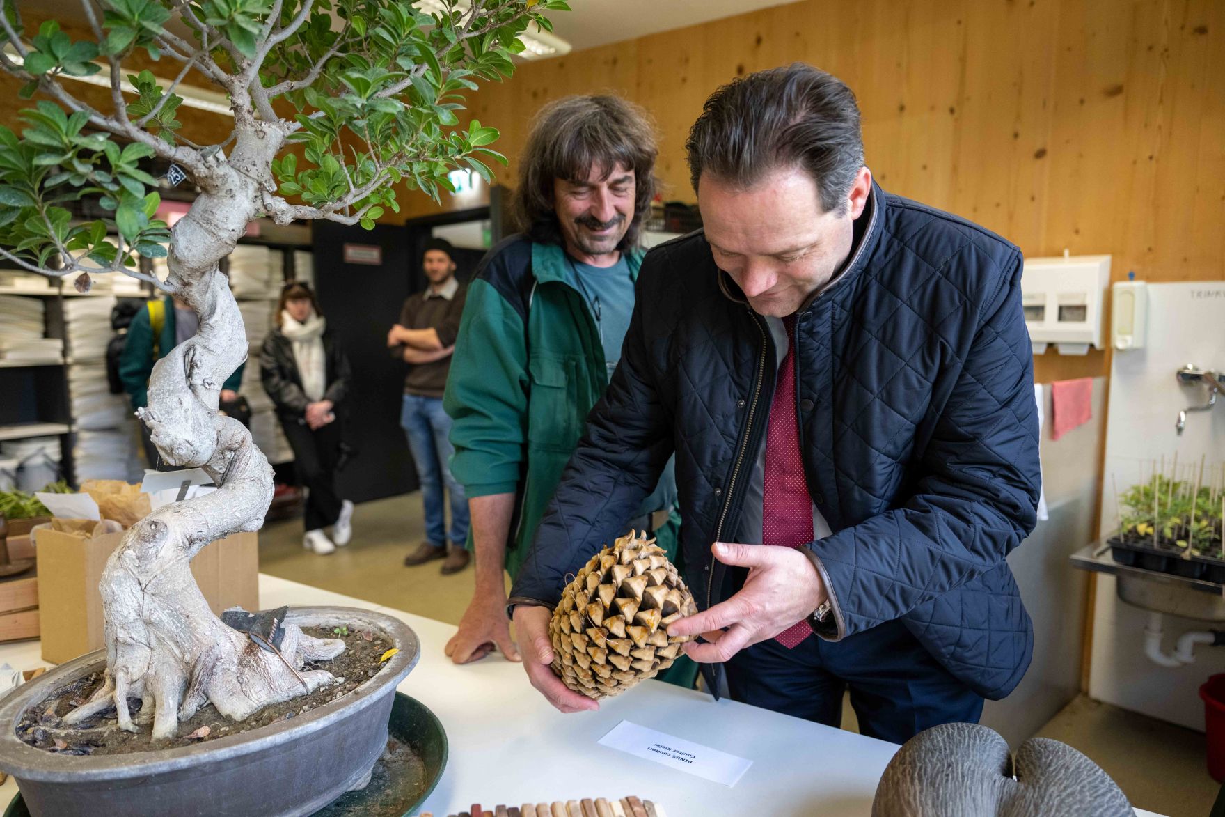 Herr Bundesminister Norbert Totschnig besuchte den Alpengarten bei Belvedere und machte sich selbst einen Eindruck der Ausstellung.