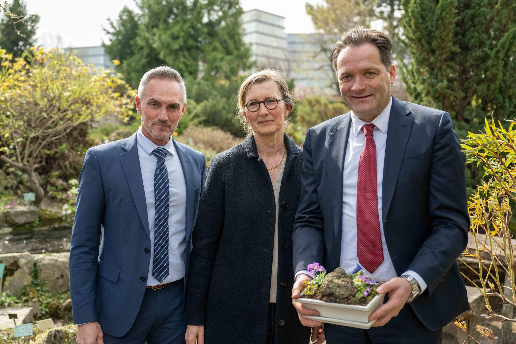 DSC_6222.jpg Herr Bundesminister Norbert Totschnig besuchte den Alpengarten bei Belvedere und machte sich selbst einen Eindruck der Ausstellung.