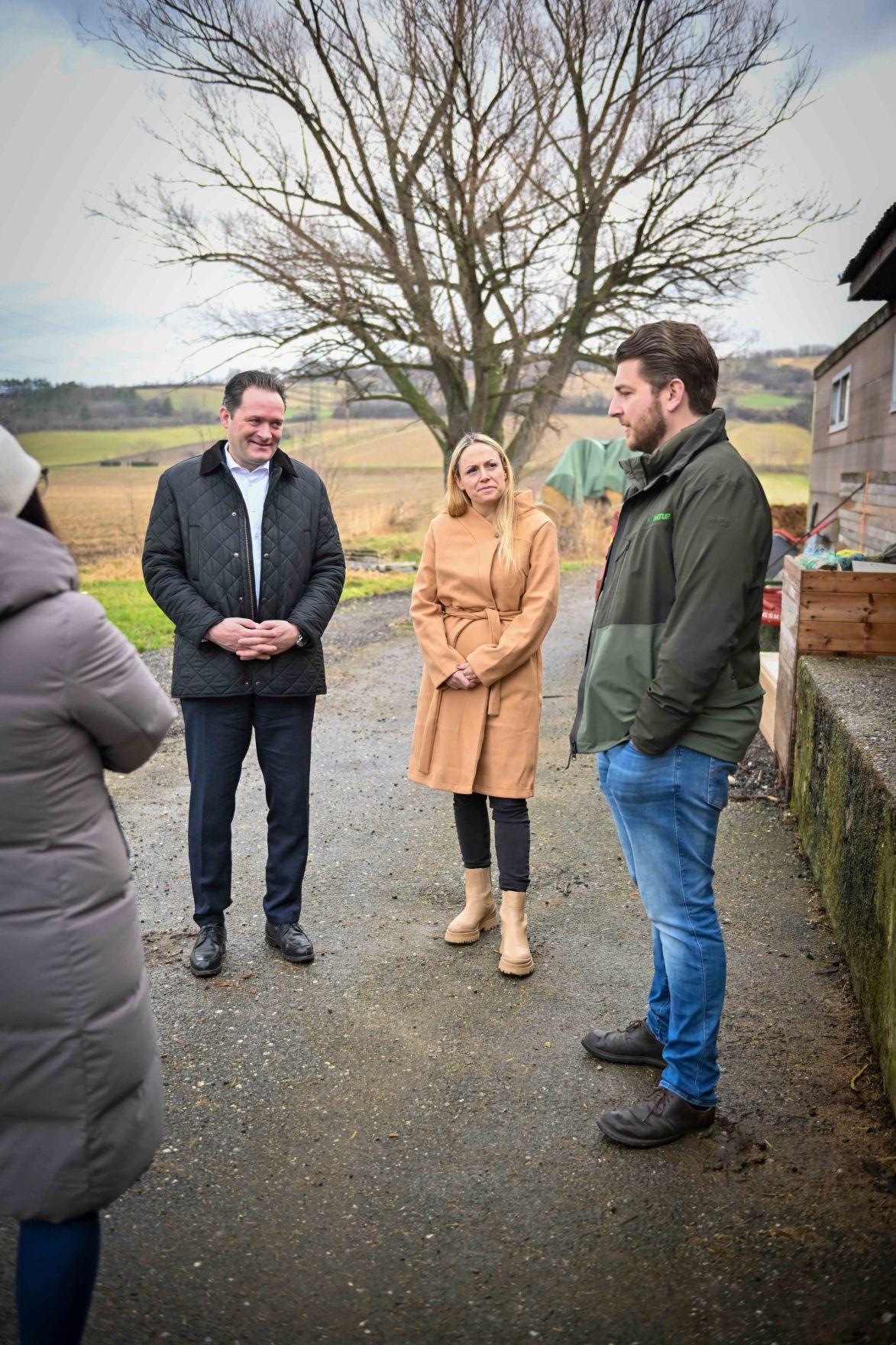 Herr Bundesminister Norbert Totschnig besuchte den Bio Schweinemastbetrieb von Andreas Feiler im Burgenland.