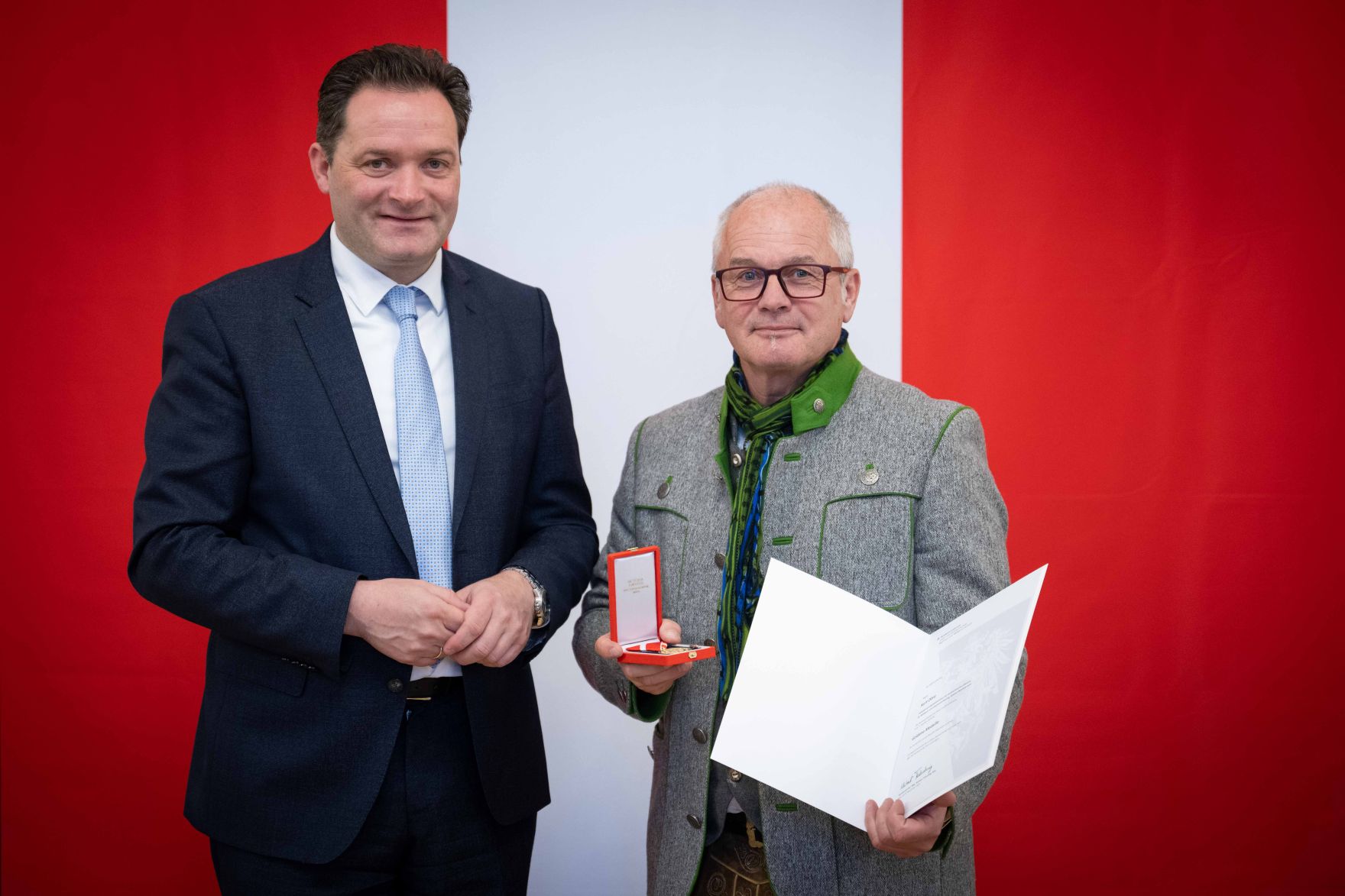 DSC_5582.jpg Herr Bundesminister Norbert Totschnig verlieh verschiedene Ehrenzeichen sowie auch Berufstitel im Marmorsaal im Regierungsgebäude am Stubenring.