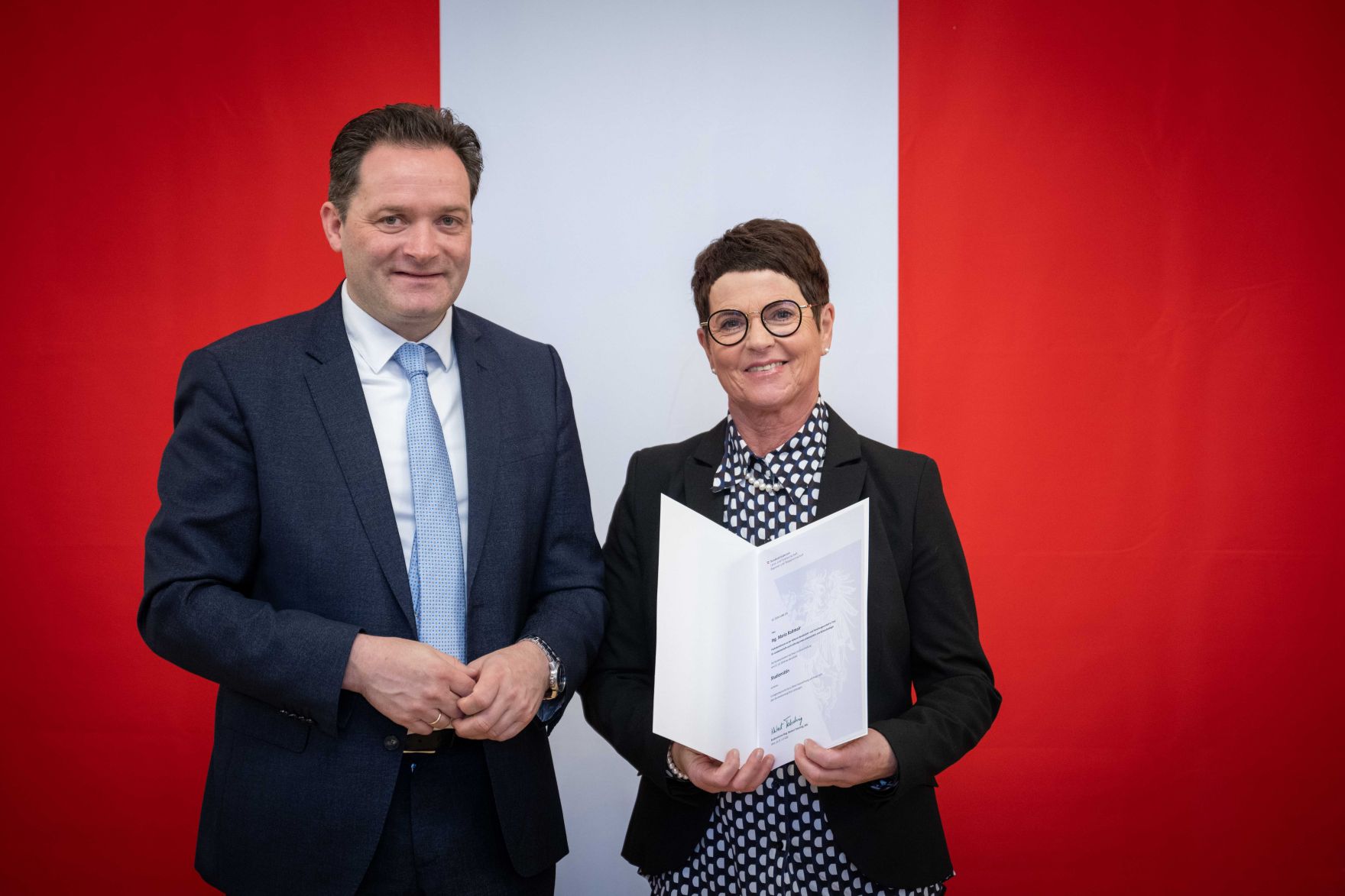 Herr Bundesminister Norbert Totschnig verlieh verschiedene Ehrenzeichen sowie auch Berufstitel im Marmorsaal im Regierungsgeb&auml;ude am Stubenring.
