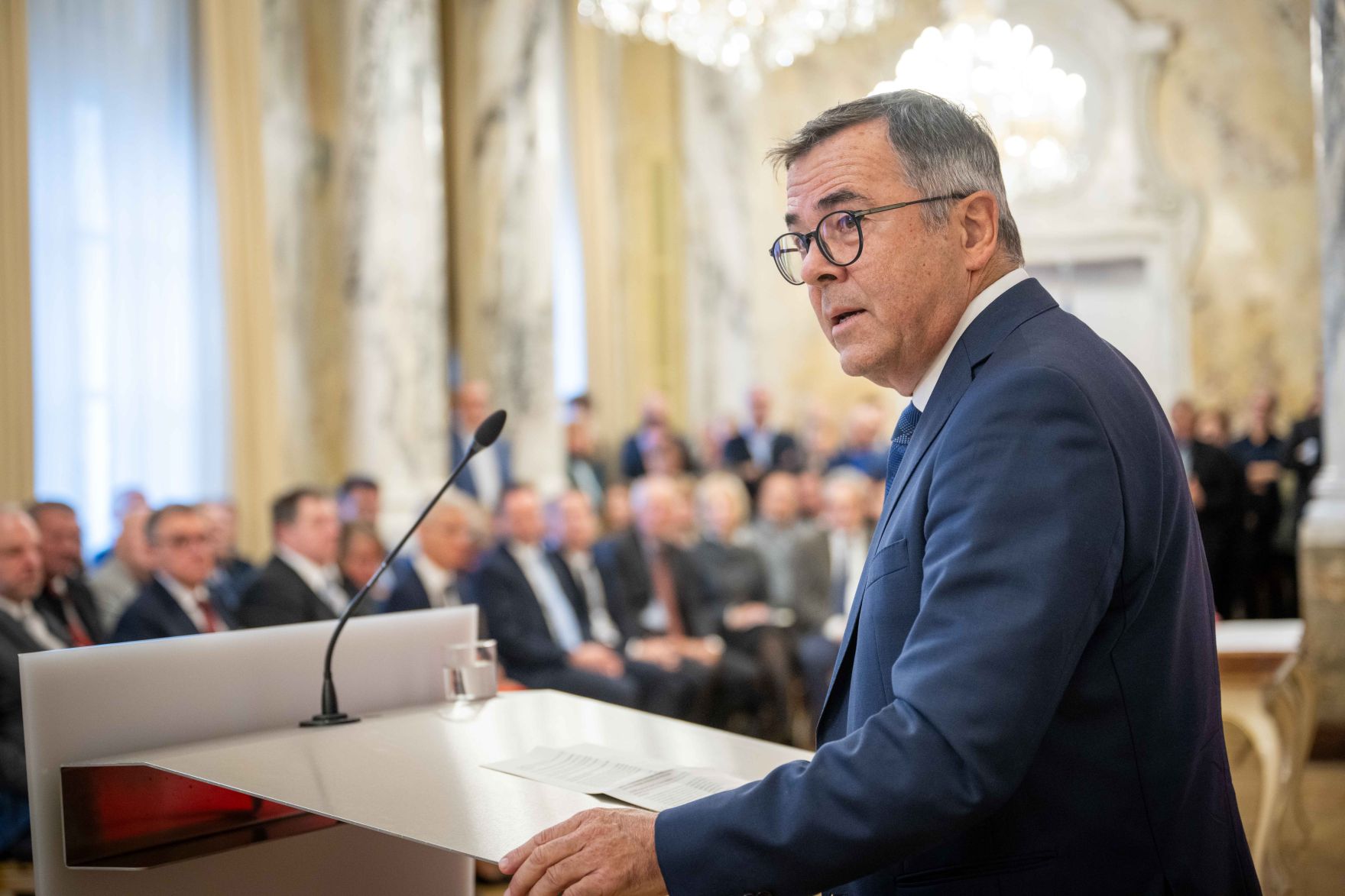 DSC_5928.jpg Herr Bundesminister Norbert Totschnig verlieh verschiedene Ehrenzeichen sowie auch Berufstitel im Marmorsaal im Regierungsgebäude am Stubenring.