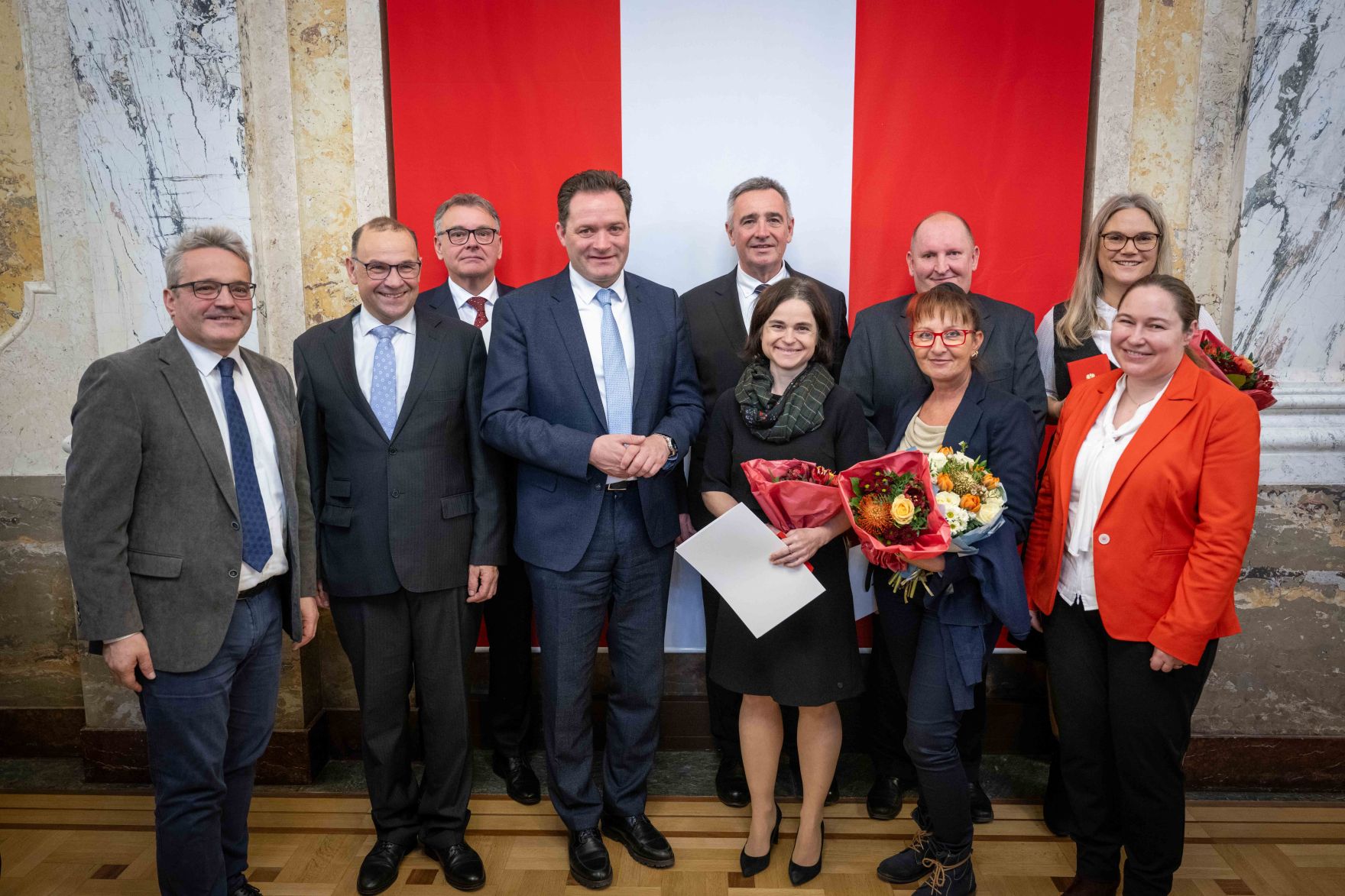 Herr Bundesminister Norbert Totschnig verlieh verschiedene Ehrenzeichen sowie auch Berufstitel im Marmorsaal im Regierungsgeb&auml;ude am Stubenring.