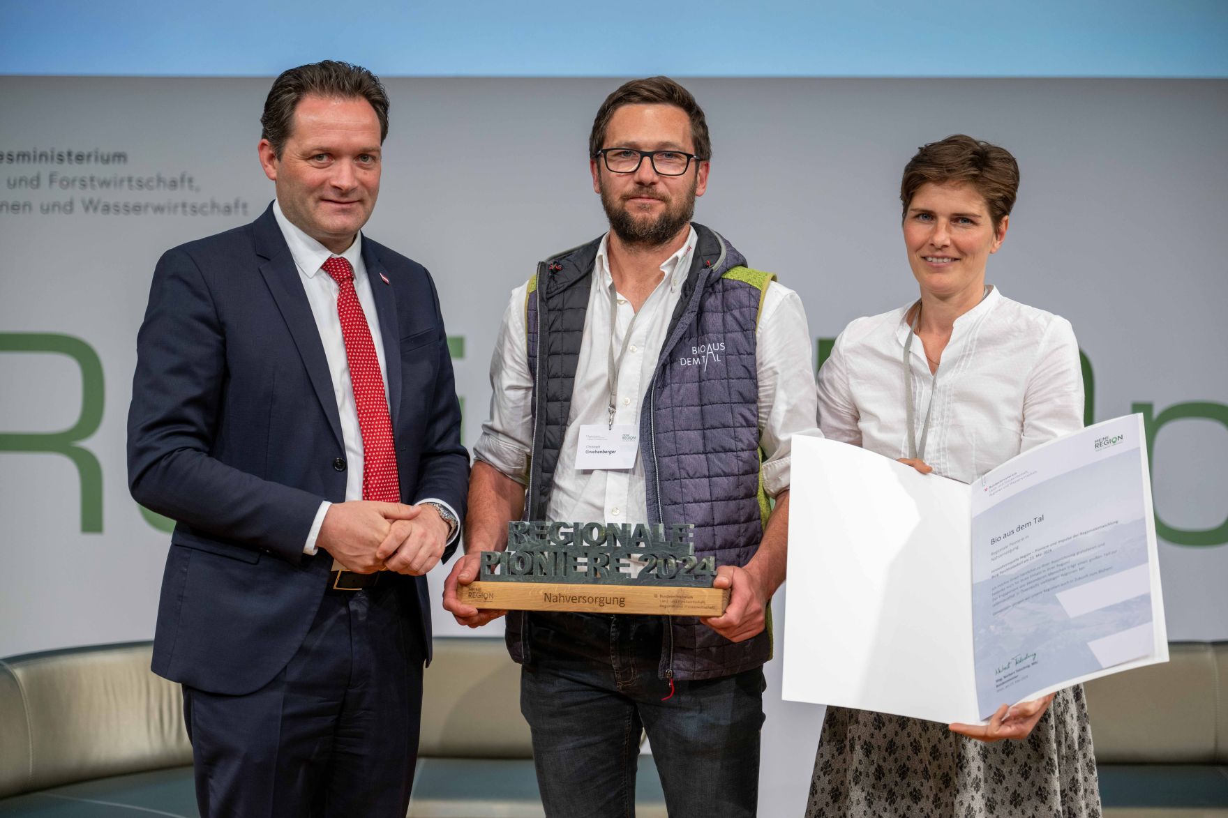 DSC_1870.jpg Abschließend zur RegionIMpuls-Tour veranstaltete Herr Bundesminister Norbert Totschnig eine Abschlussveranstaltung in der Burg Perchtoldsdorf